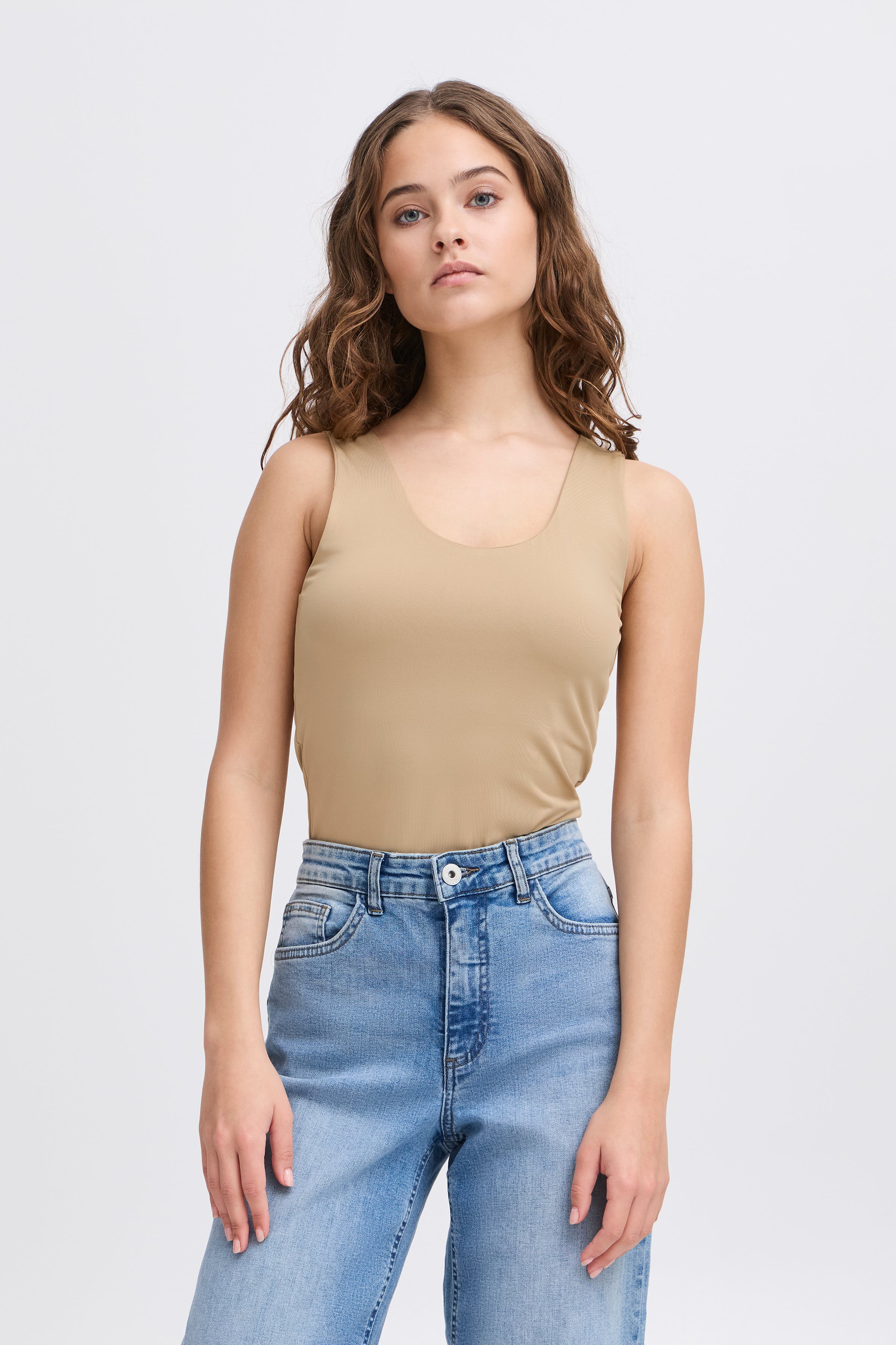 IAGRO Mouwloos LOOKBOOK FRONT 20122721-161315