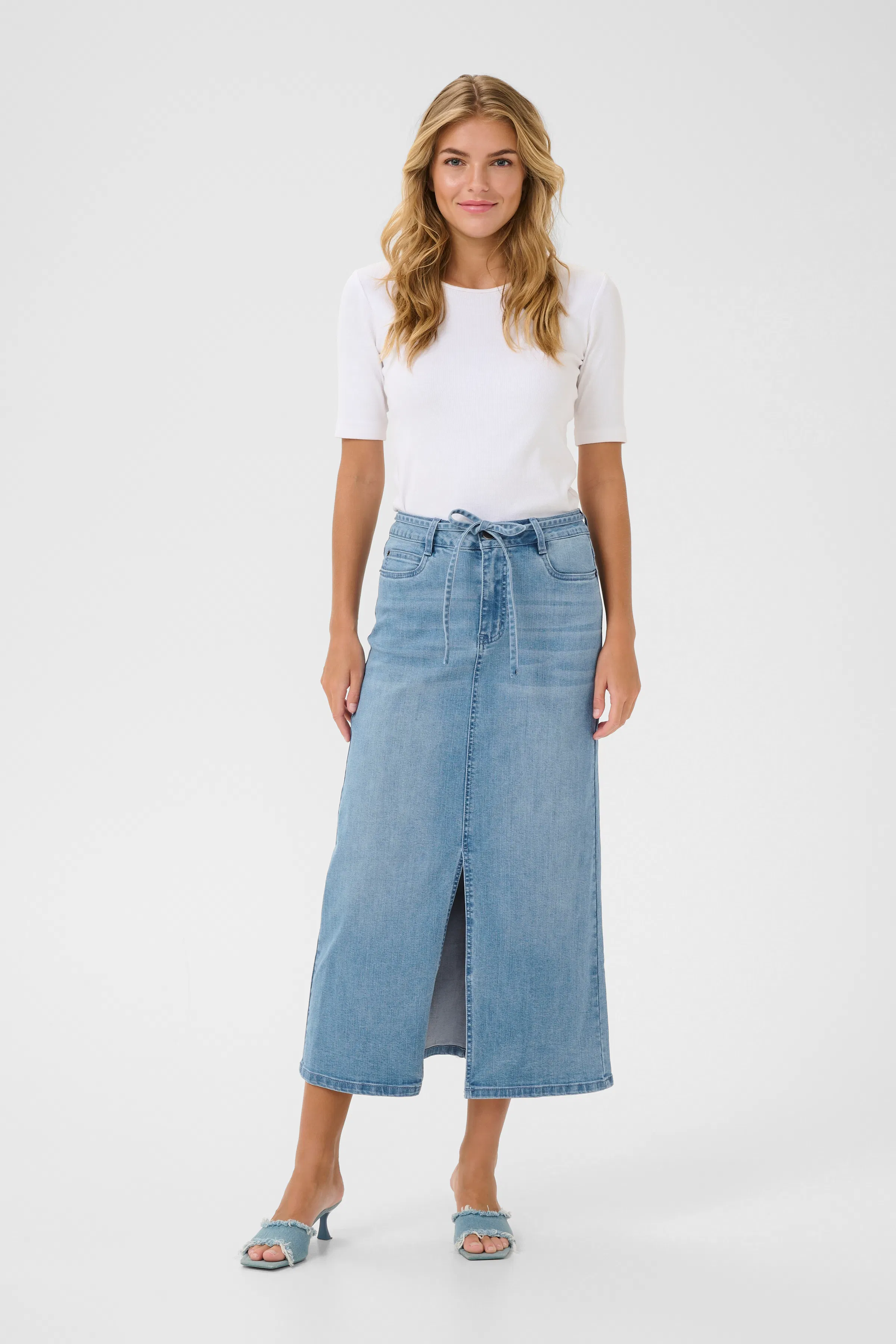 KAsarah Denimskjørt LOOKBOOK FRONT 10510369-108113
