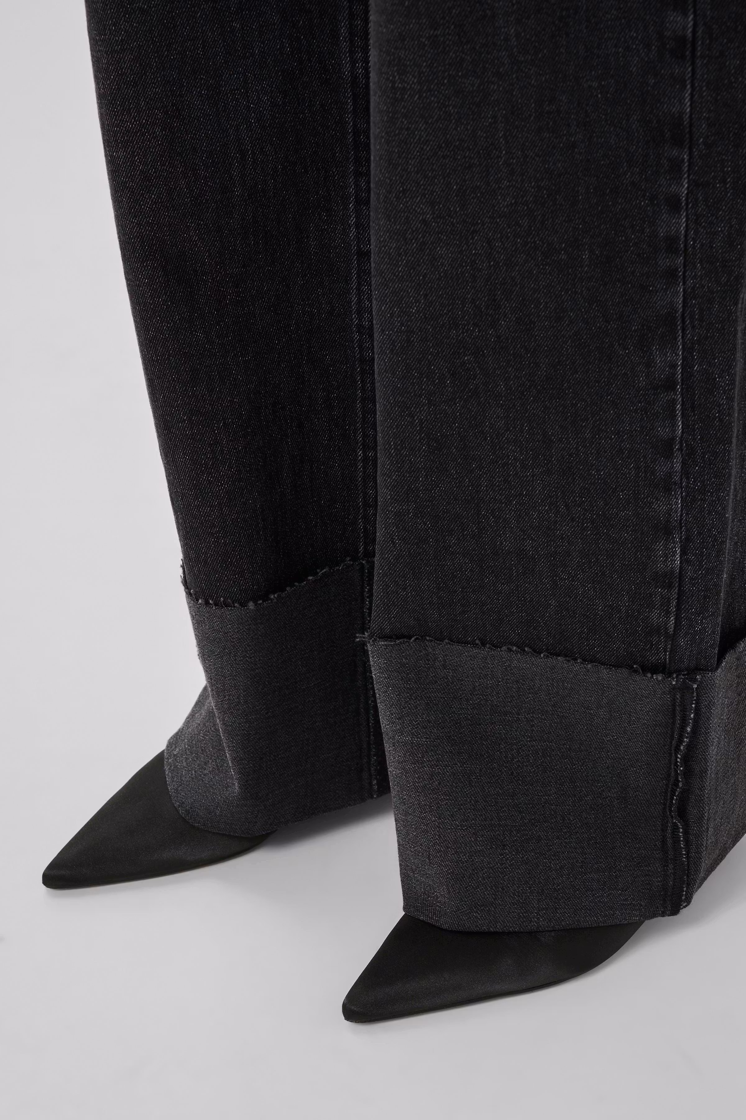 DalviMW High Wide jeans LOOKBOOK DETAIL 10704798-100070