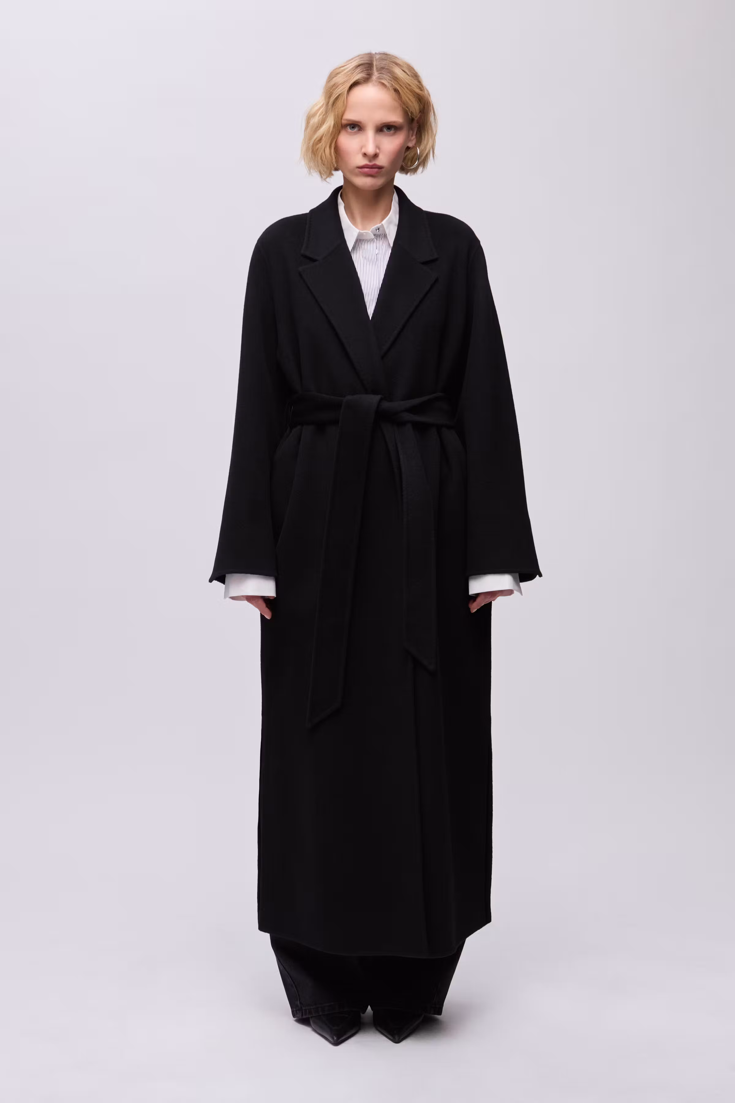 IOCelia Mantel LOOKBOOK FRONT 30600090-BK999