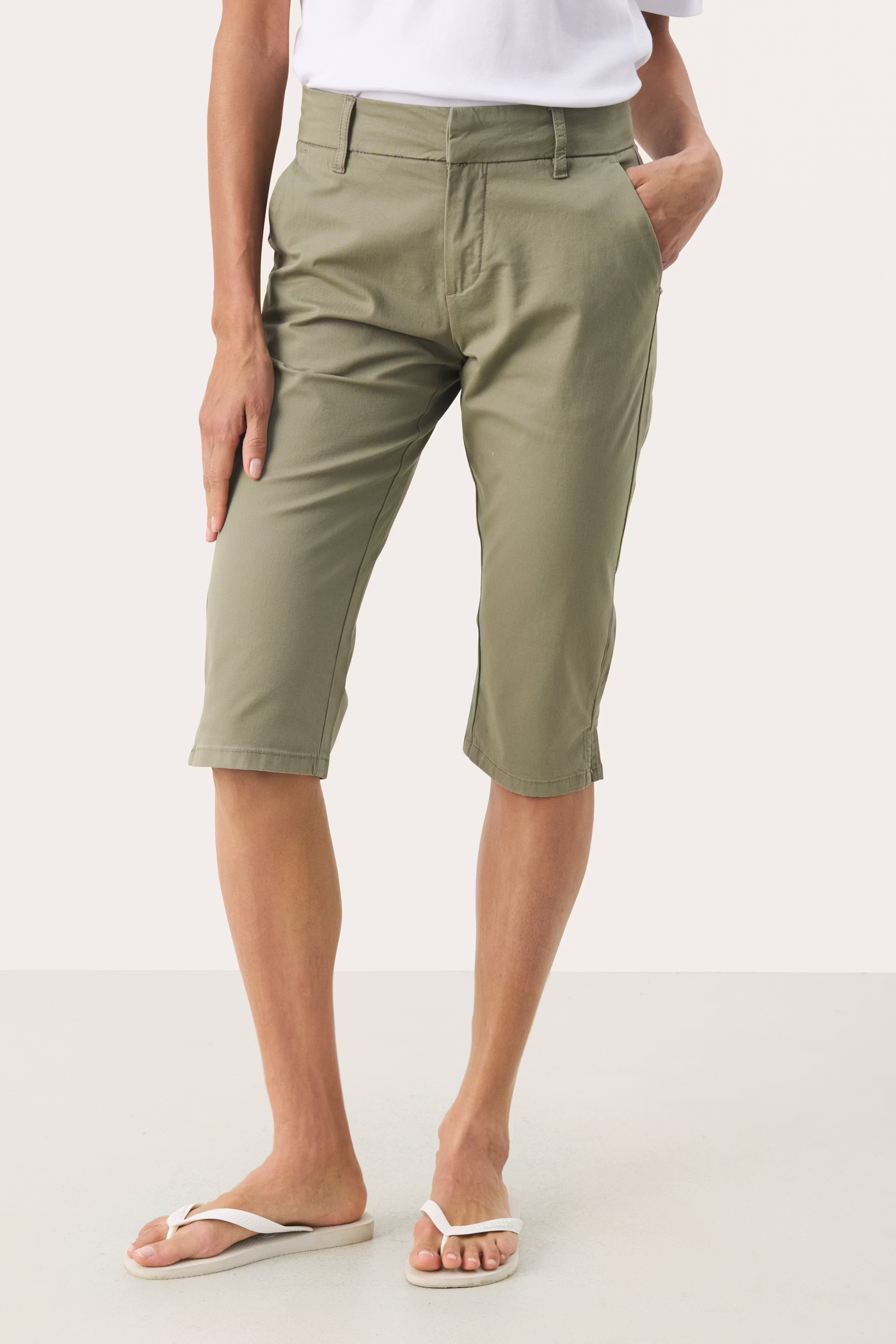 RenataPW Capri pants LOOKBOOK FRONT 30309607-170613