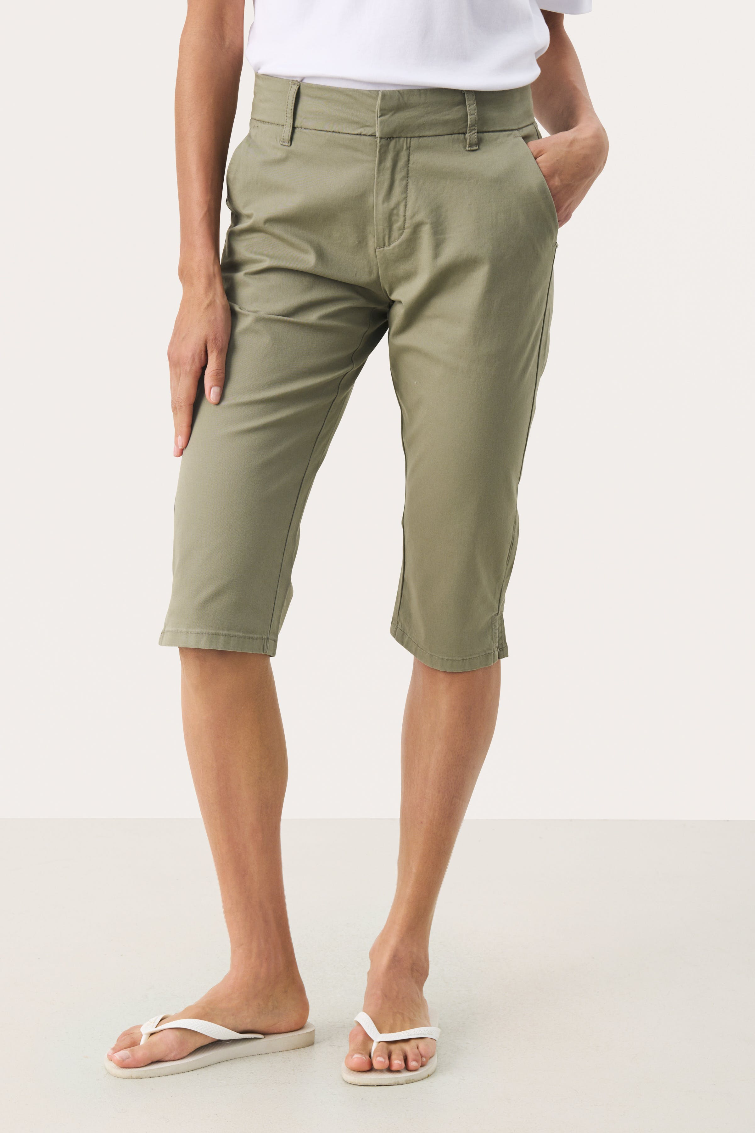 RenataPW Capri pants LOOKBOOK FRONT 30309607-170613