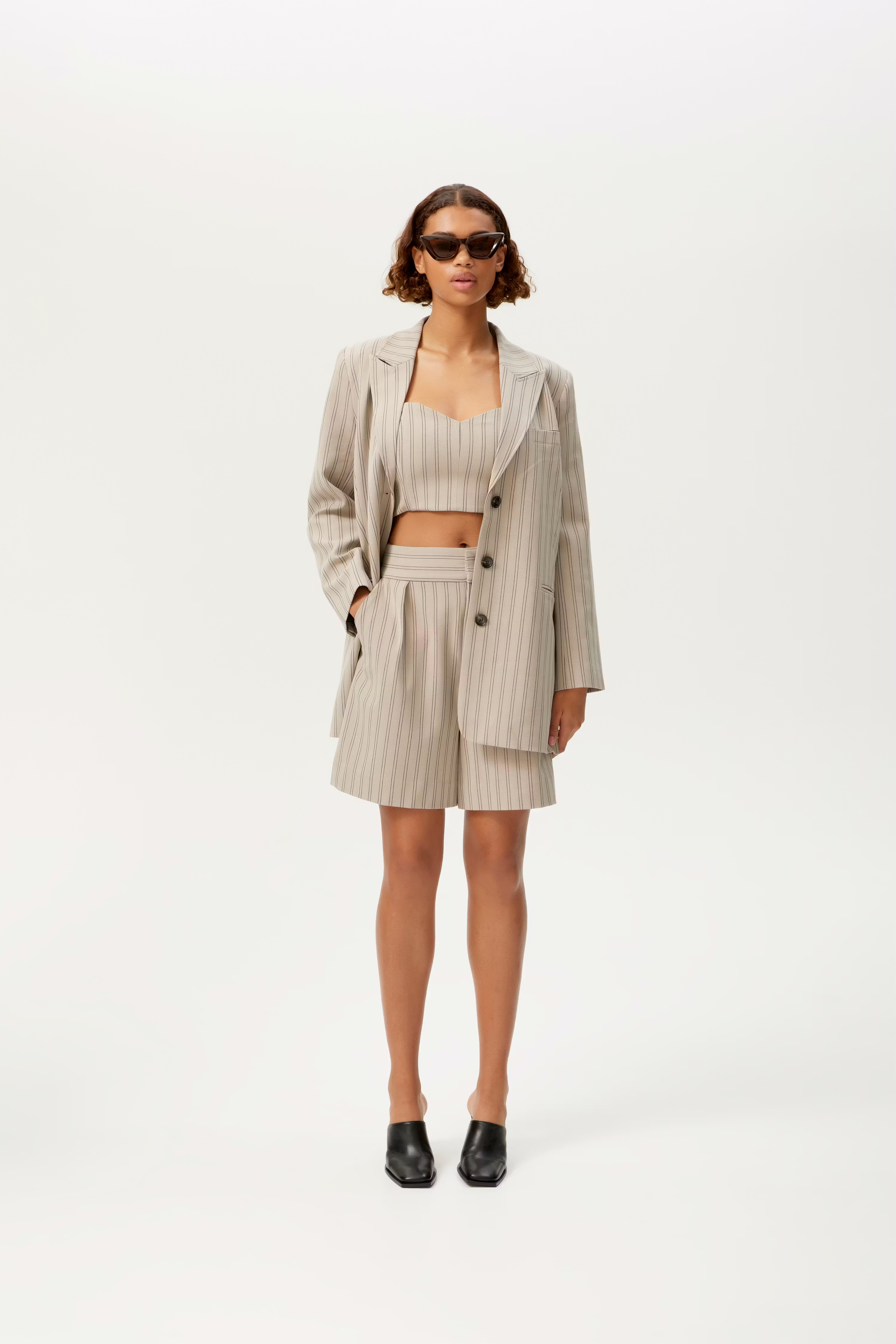 BlairGZ Shorts LOOKBOOK FRONT 10906142-102849