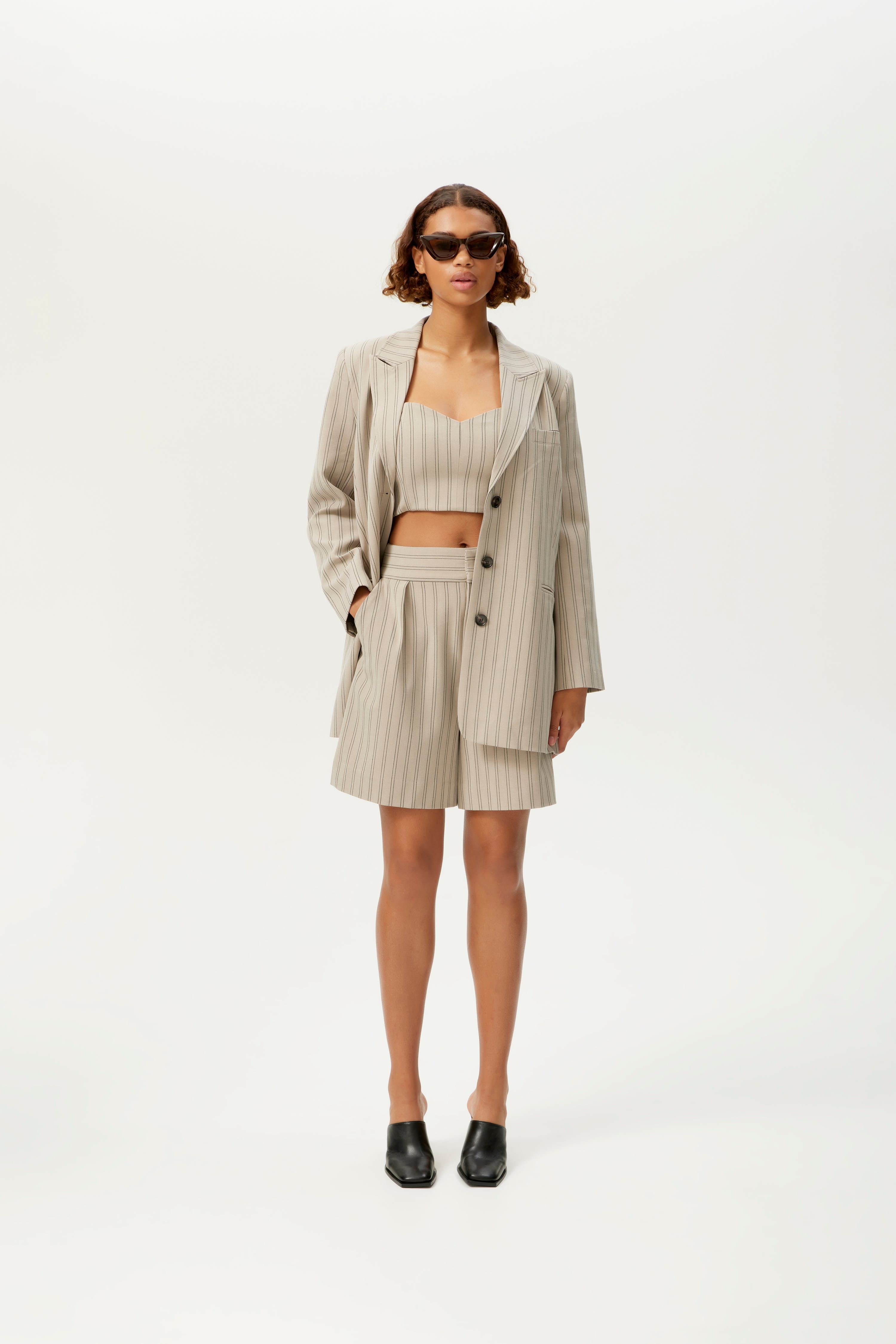 BlairGZ Shorts LOOKBOOK FRONT 10906142-102849