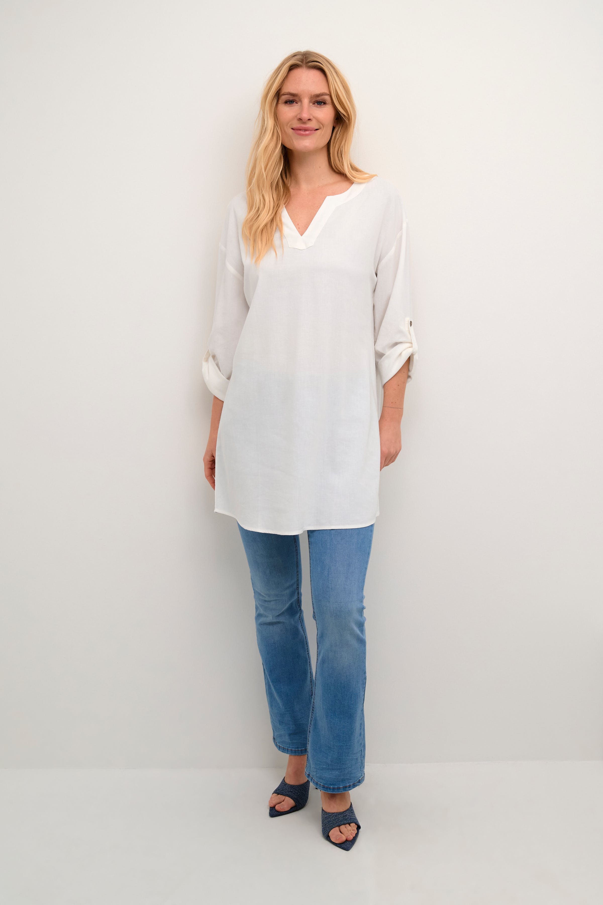 CRVenta Linen Tunic LOOKBOOK FRONT 10608073-110602