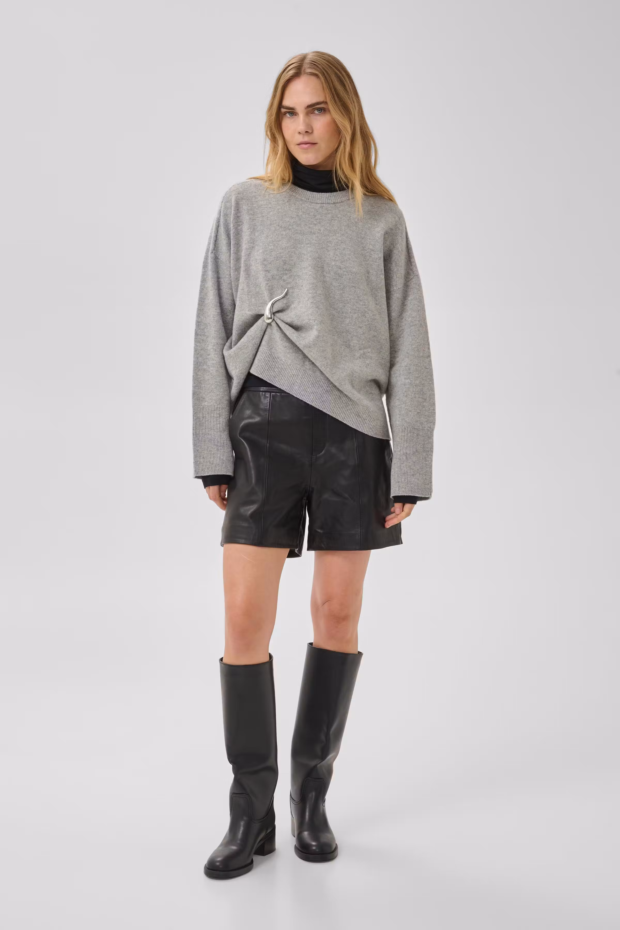 12 THE LEATHER SHORTS LOOKBOOK FRONT 10703633-100031