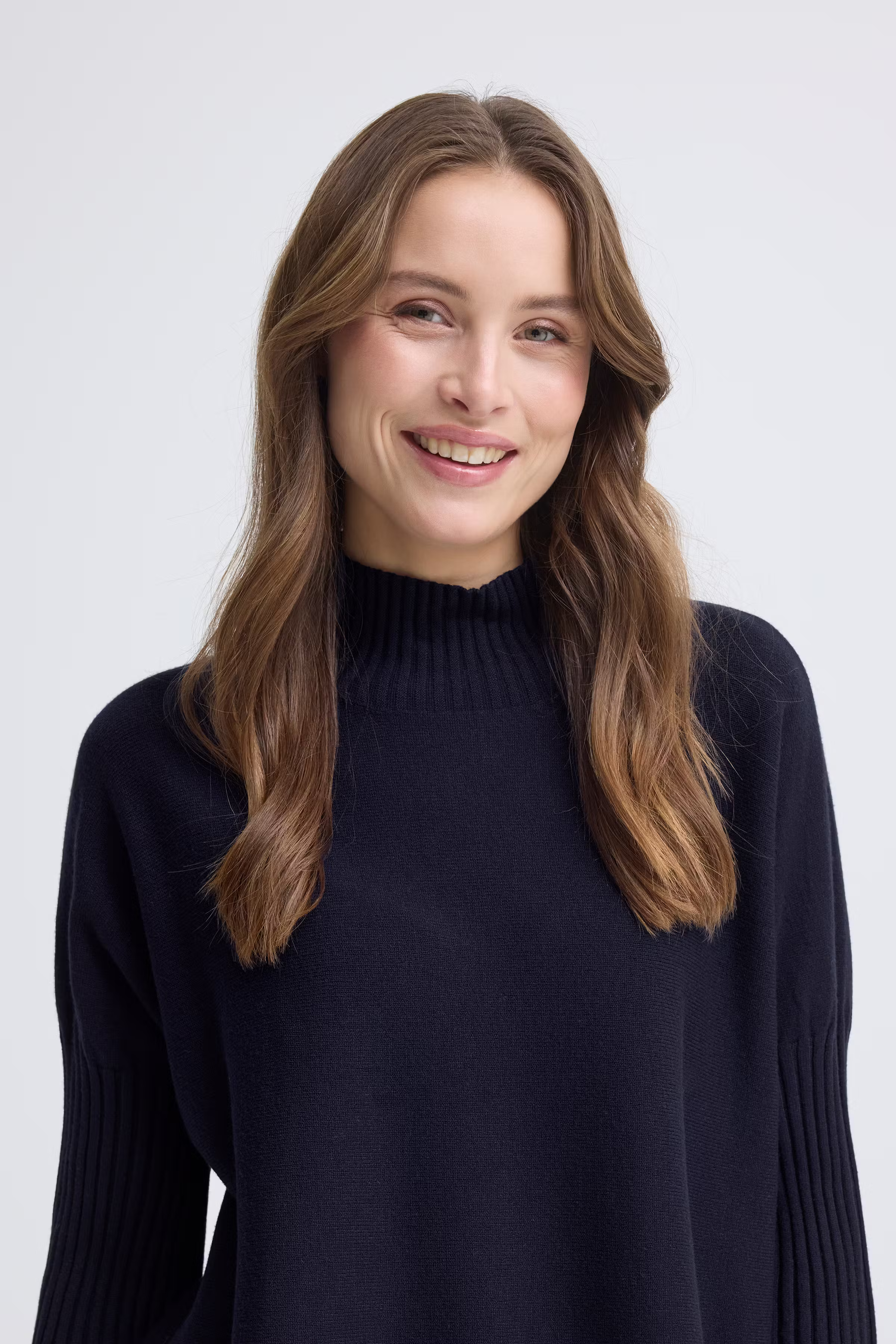 SBIRIS Pullover LOOKBOOK DETAIL 22101152-193923