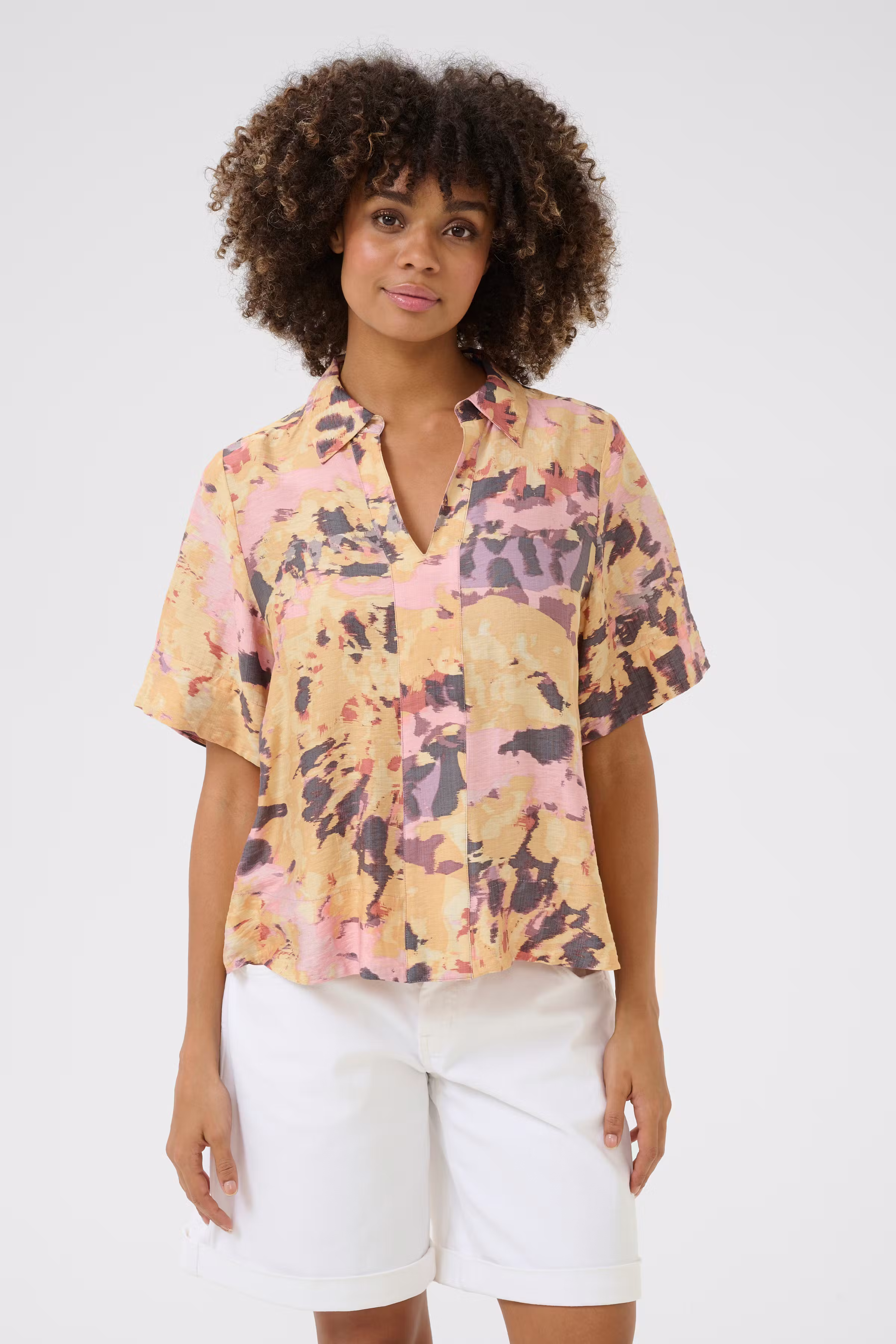 CUgreece Bluse LOOKBOOK FRONT 50111780-107542