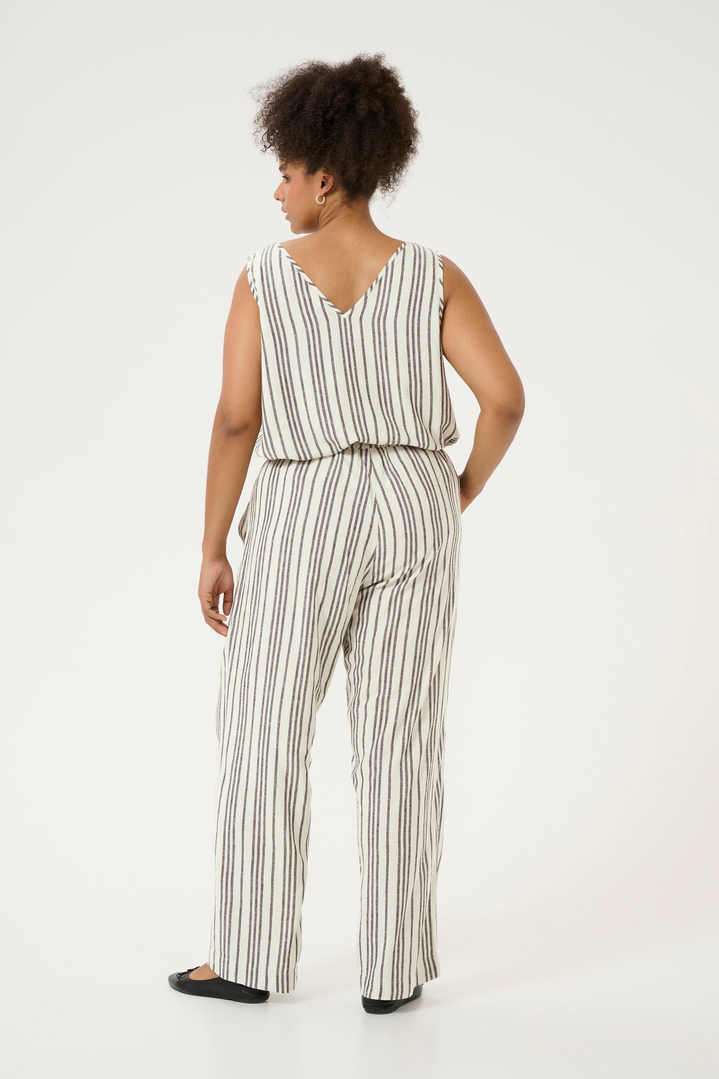 KCmille Linen Trousers LOOKBOOK BACK 10582220-107124