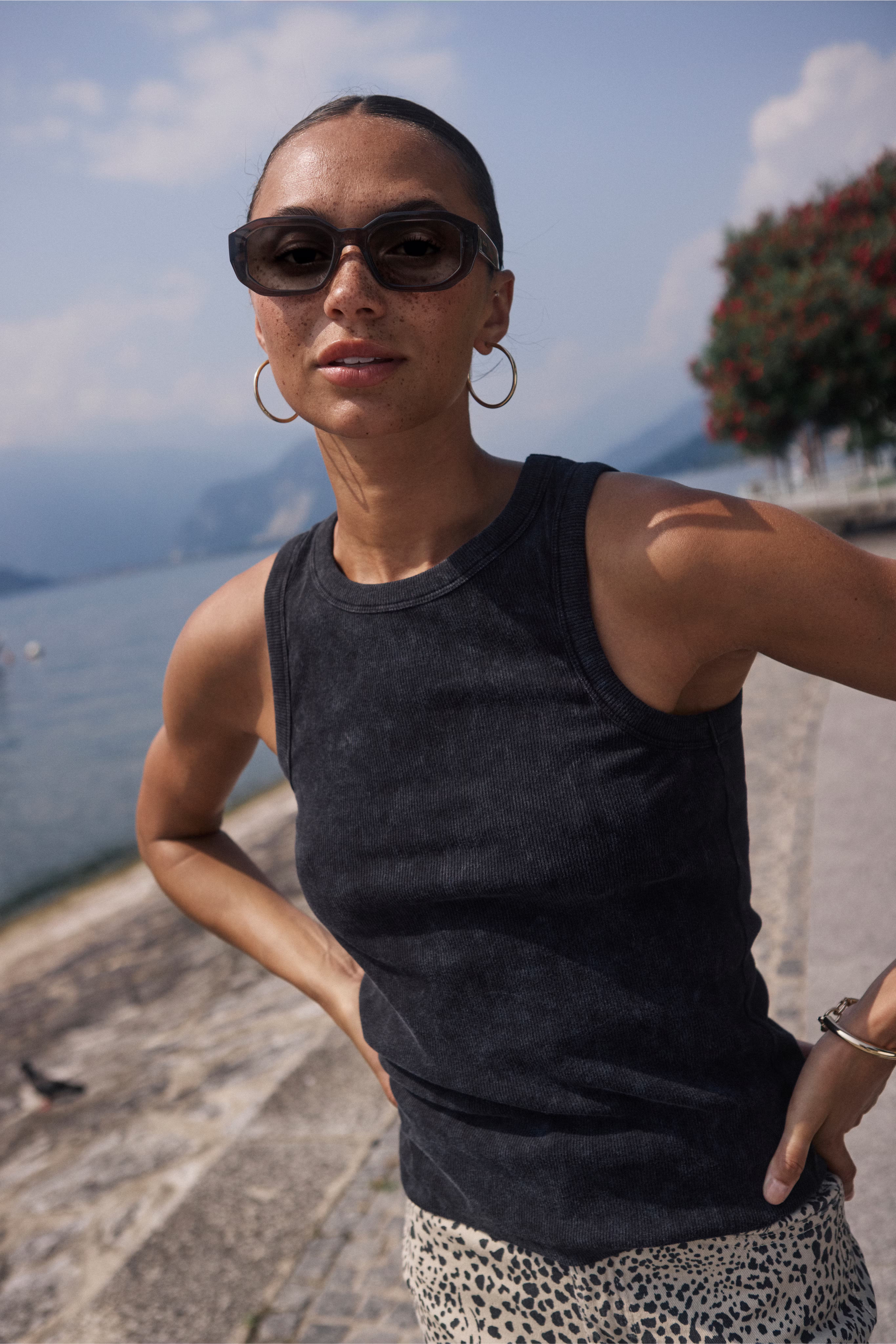 KAdodal Top LOCATION NONE 10509878-107404