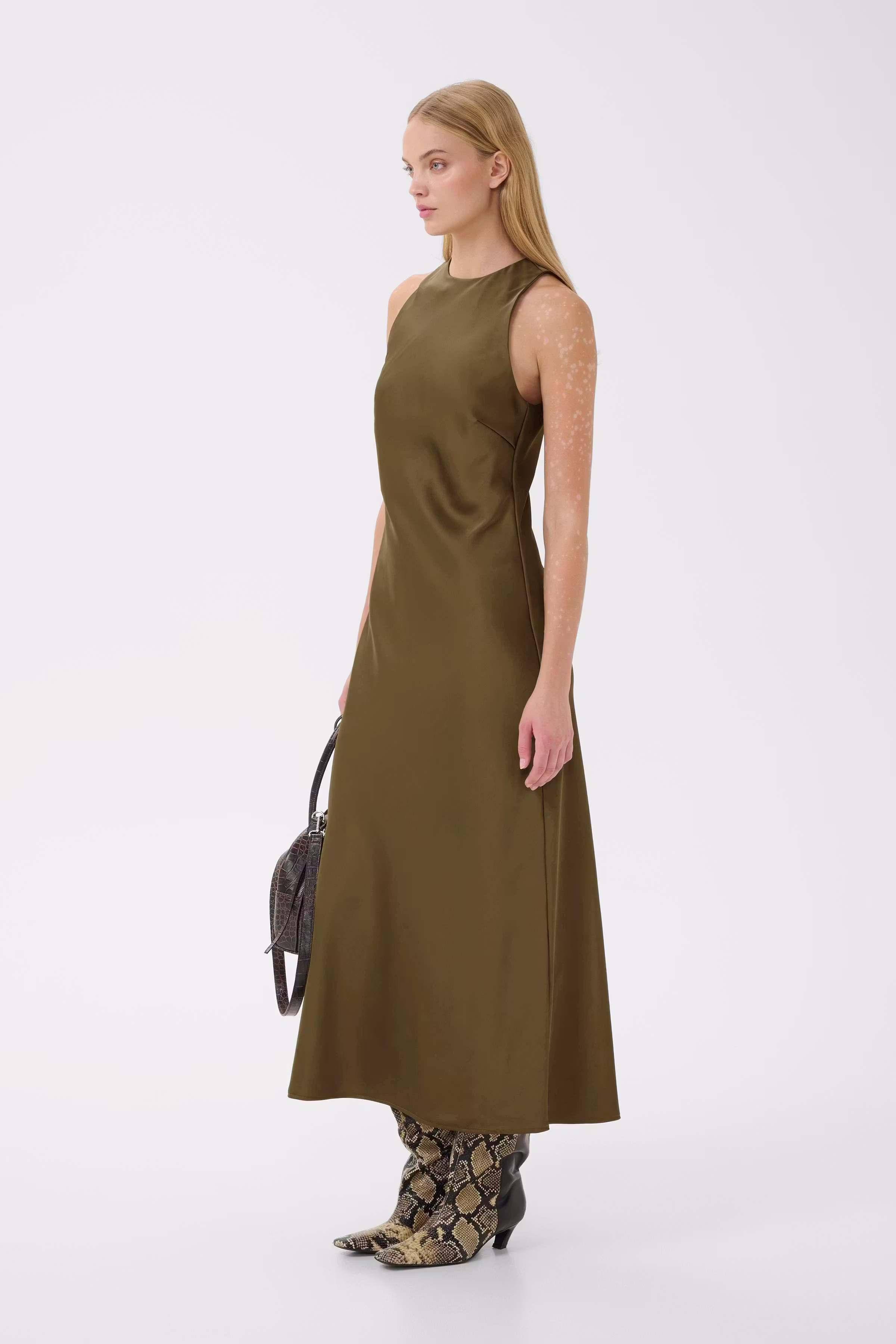 GZcerina Dress LOOKBOOK FRONT 10911309-190622