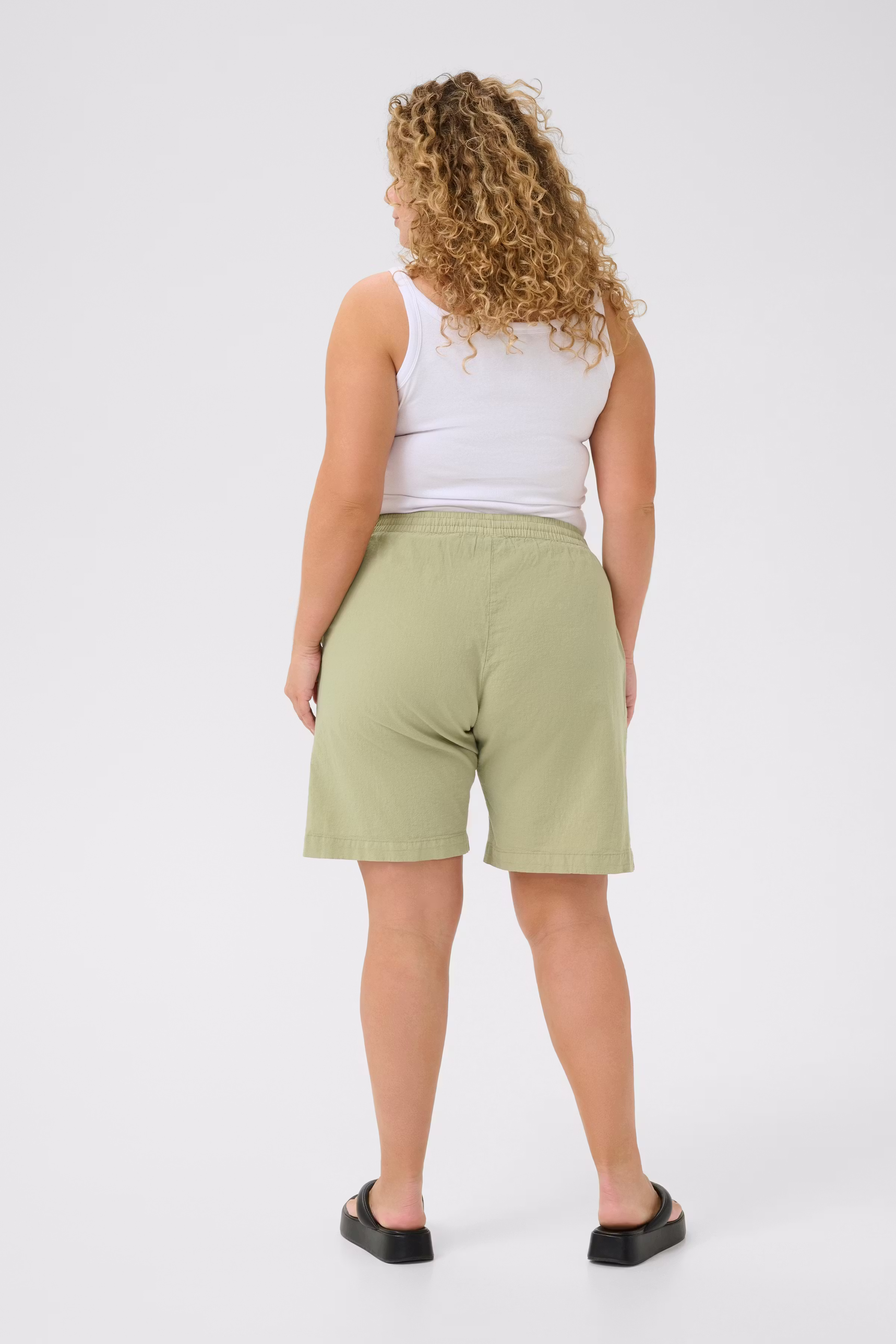 KCnana Shorts LOOKBOOK BACK 10582894-166008