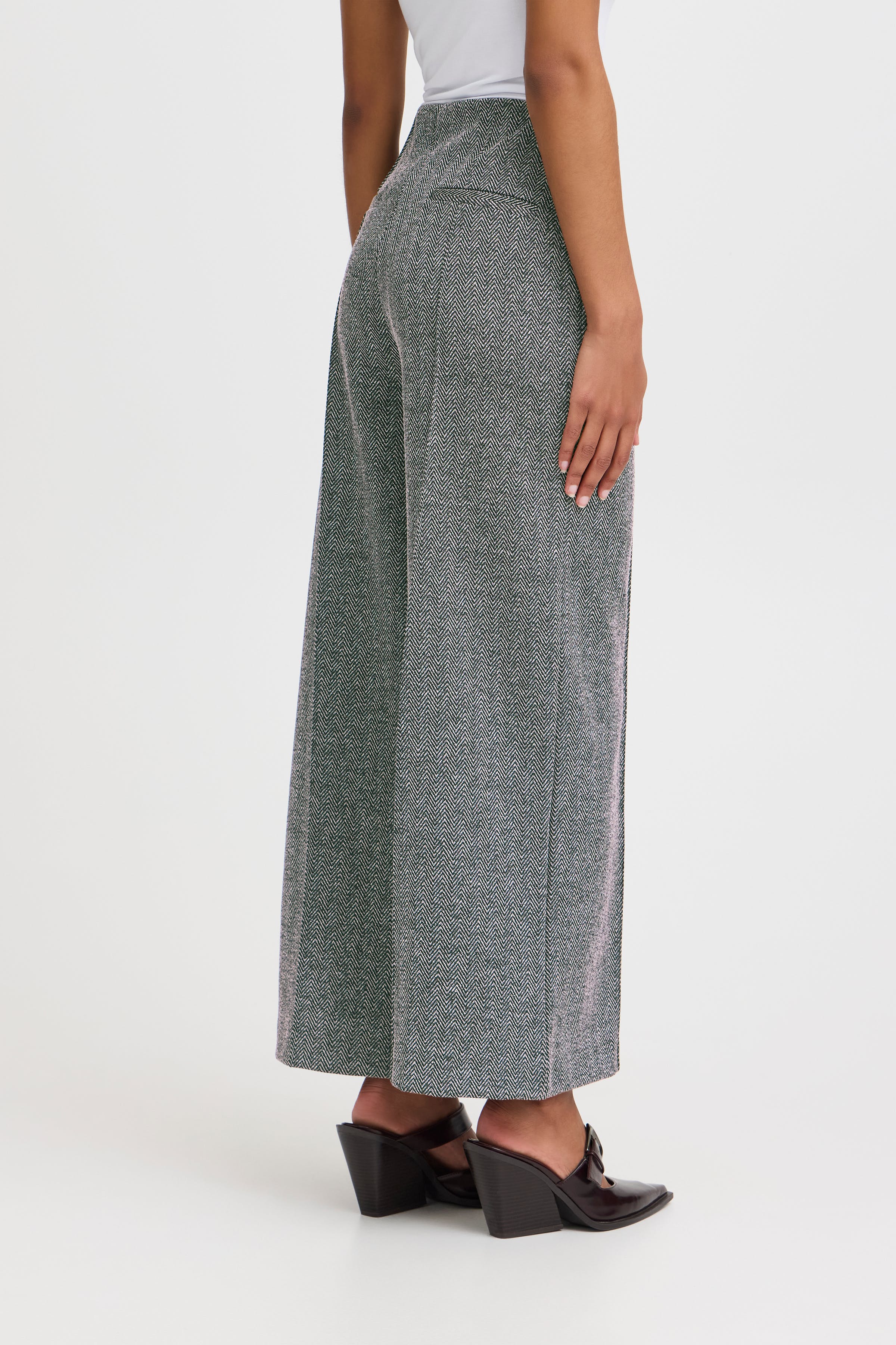 IHKATE Trousers LOOKBOOK BACK 20121602-203523