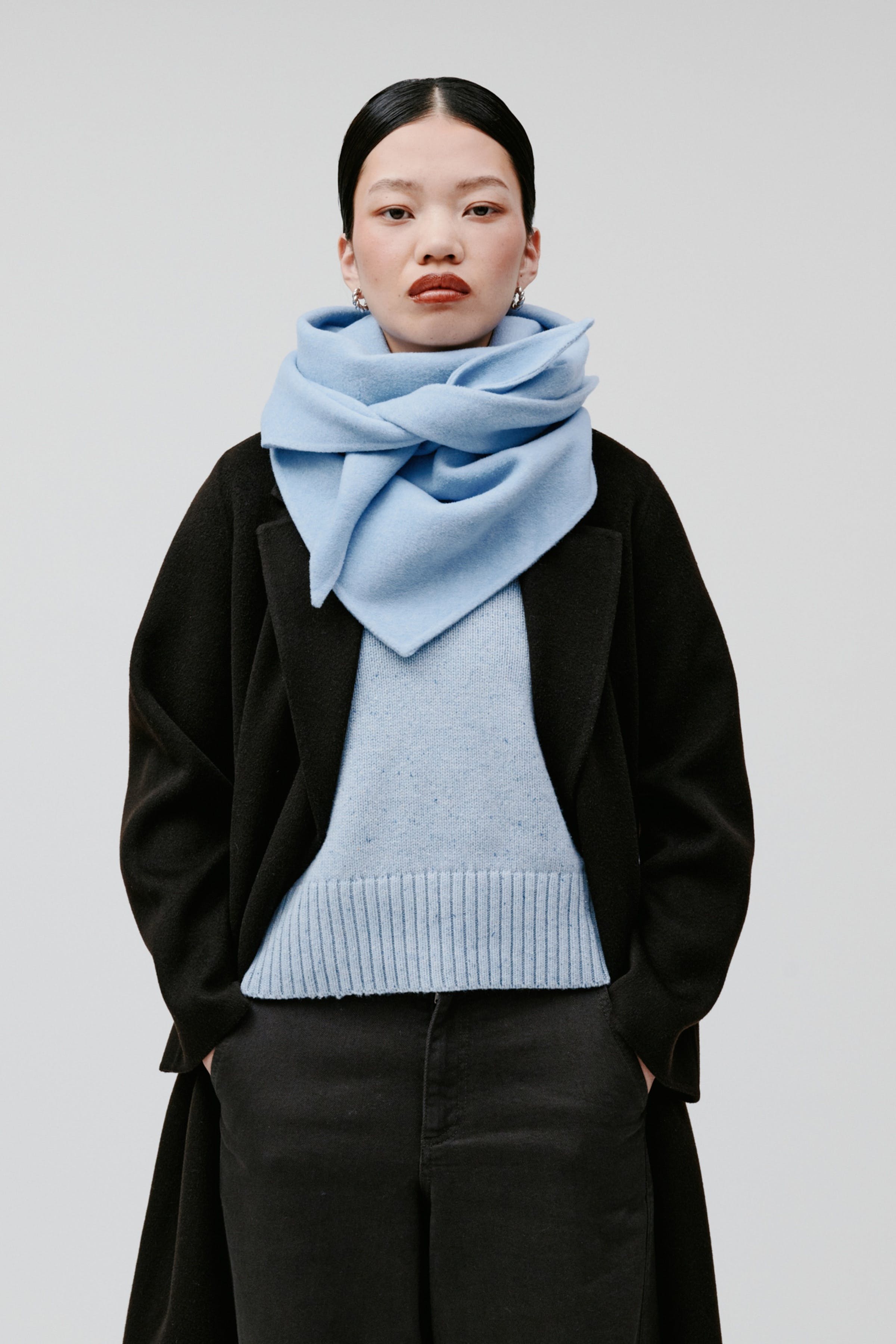 ARIANA SCHAL LOOKBOOK FRONT 30600715-BL833