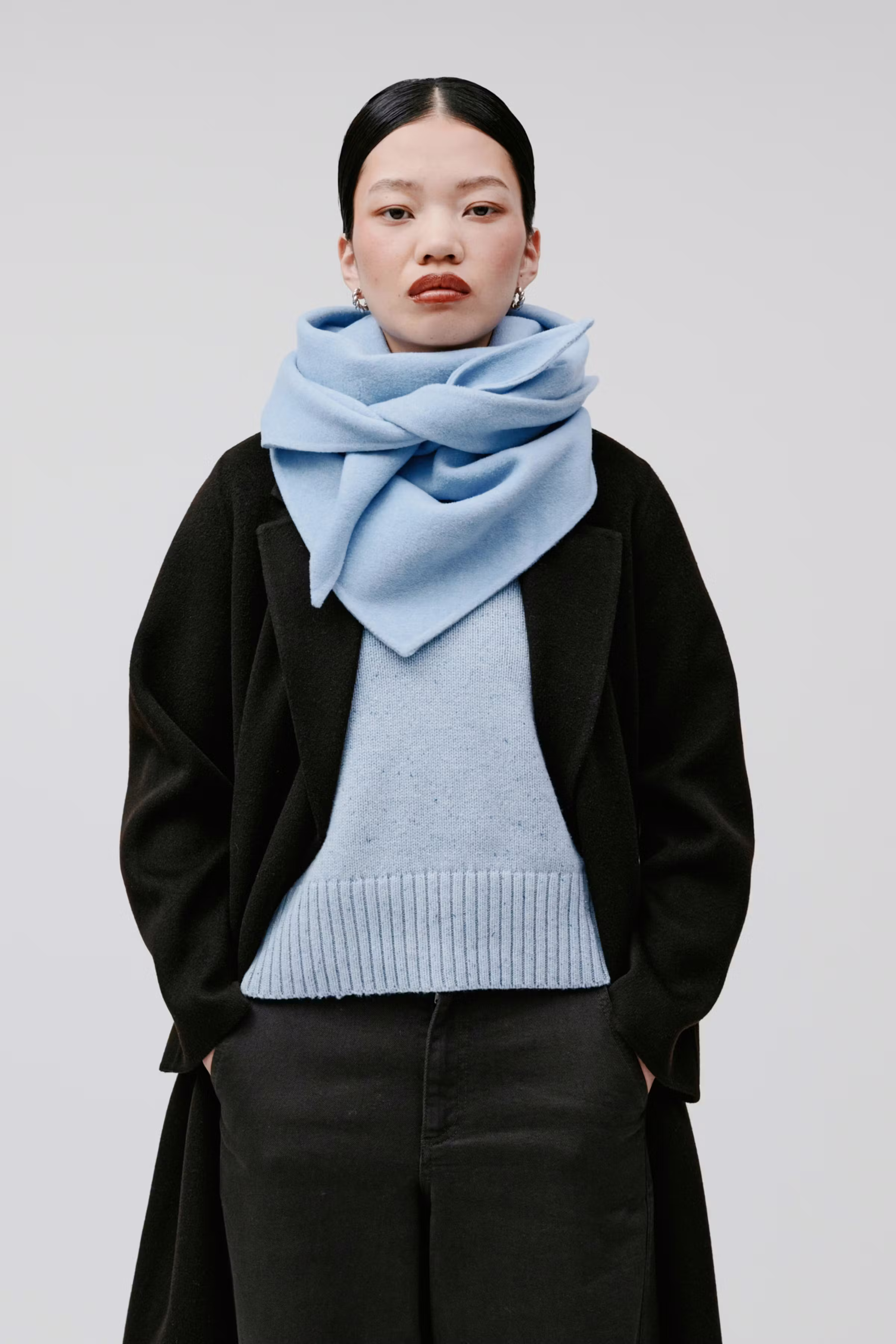 ARIANA Scarf LOOKBOOK FRONT 30600715-BL833