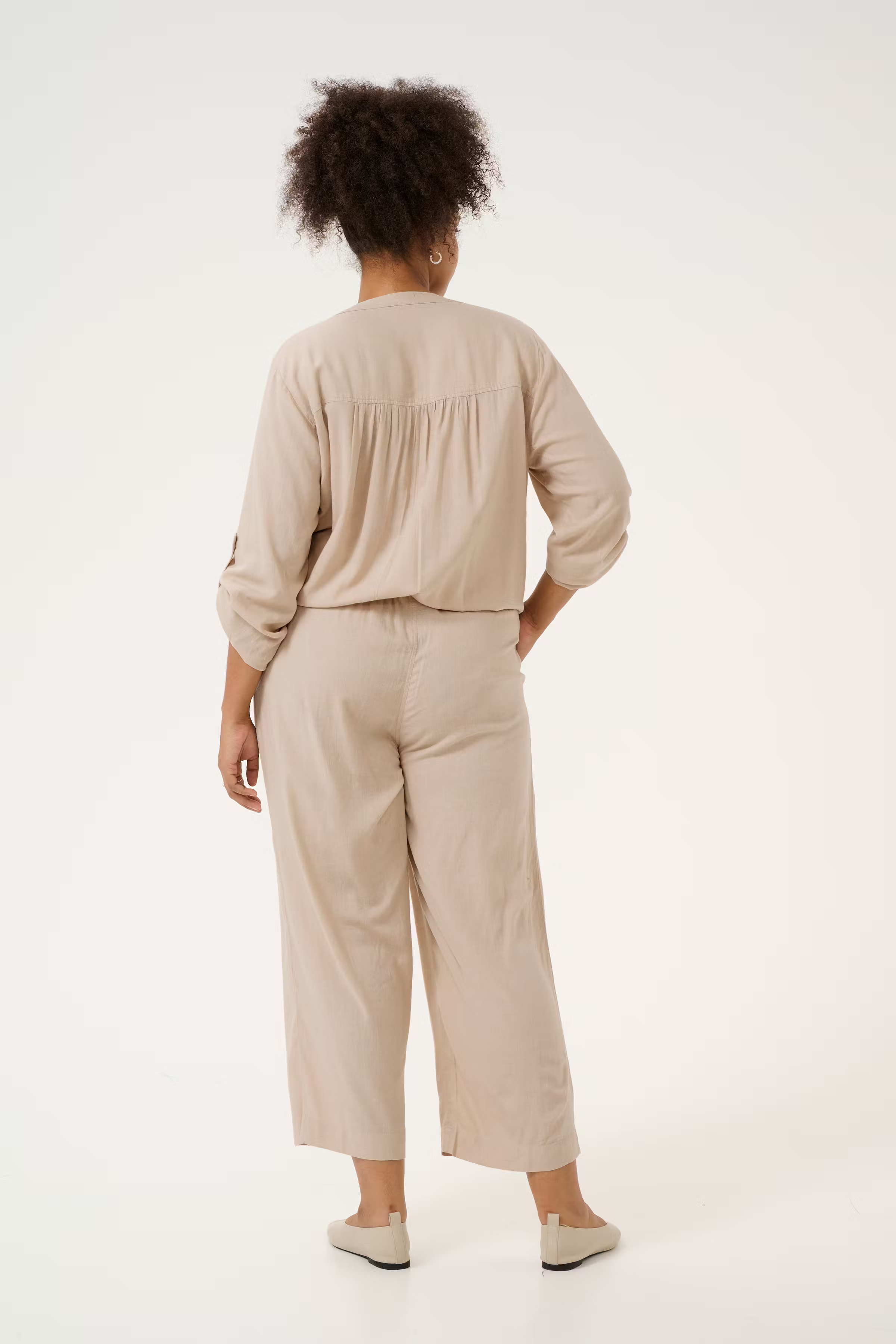 KCmille Leinen Hose LOOKBOOK BACK 10583098-151305