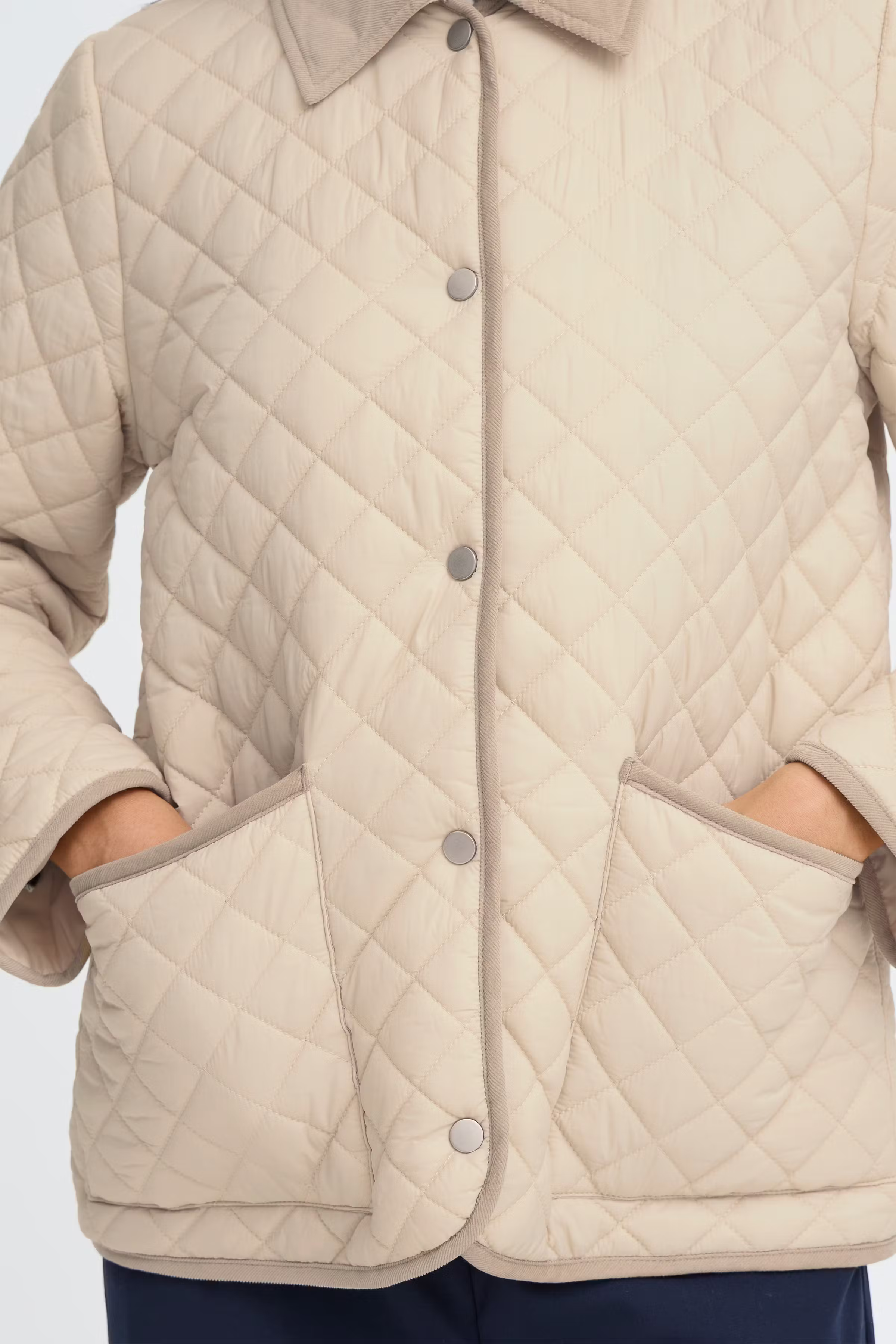 BYBERTA Bovenkleding LOOKBOOK DETAIL 20818514-141107