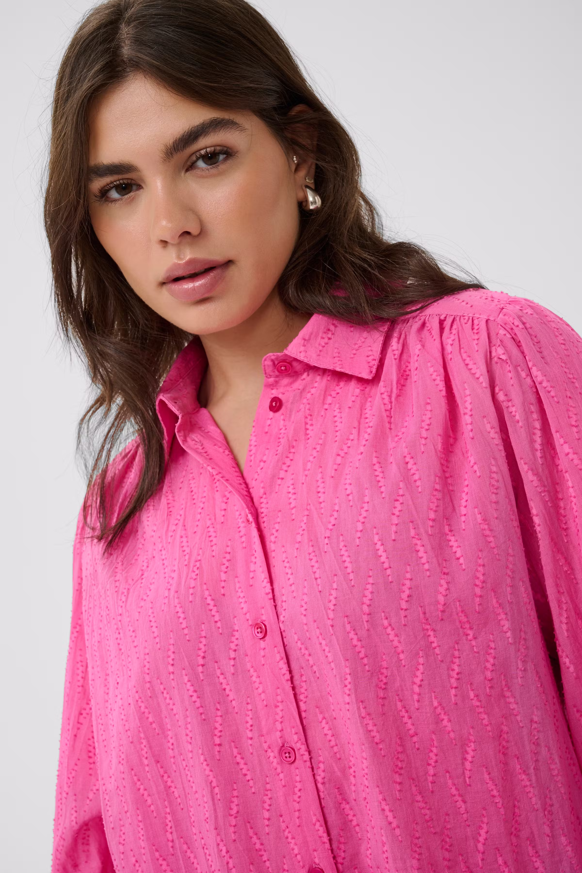 KCgabby Shirt LOOKBOOK DETAIL 10583905-162118