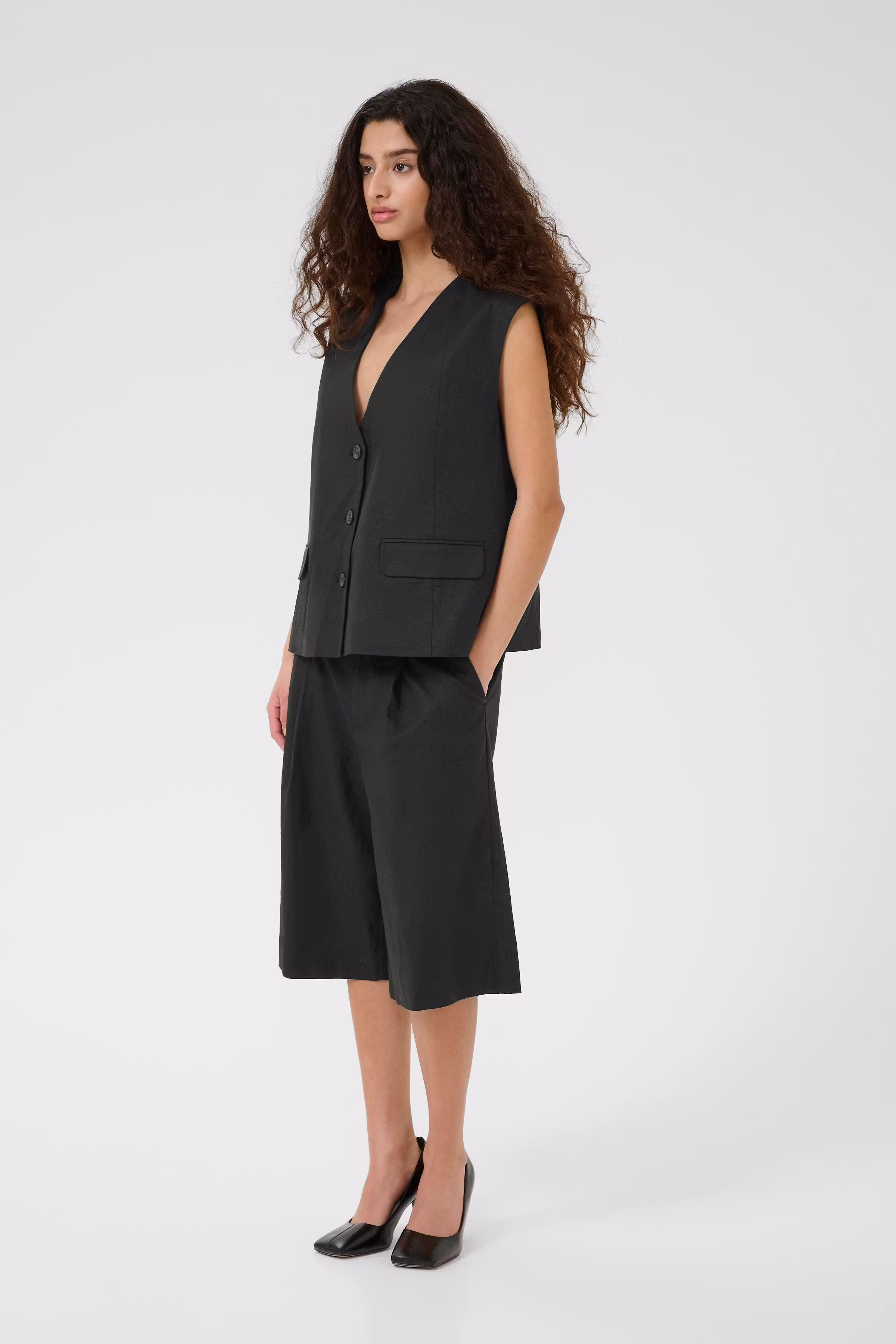 GZizza linen waistcoat LOOKBOOK FRONT 10910239-100017