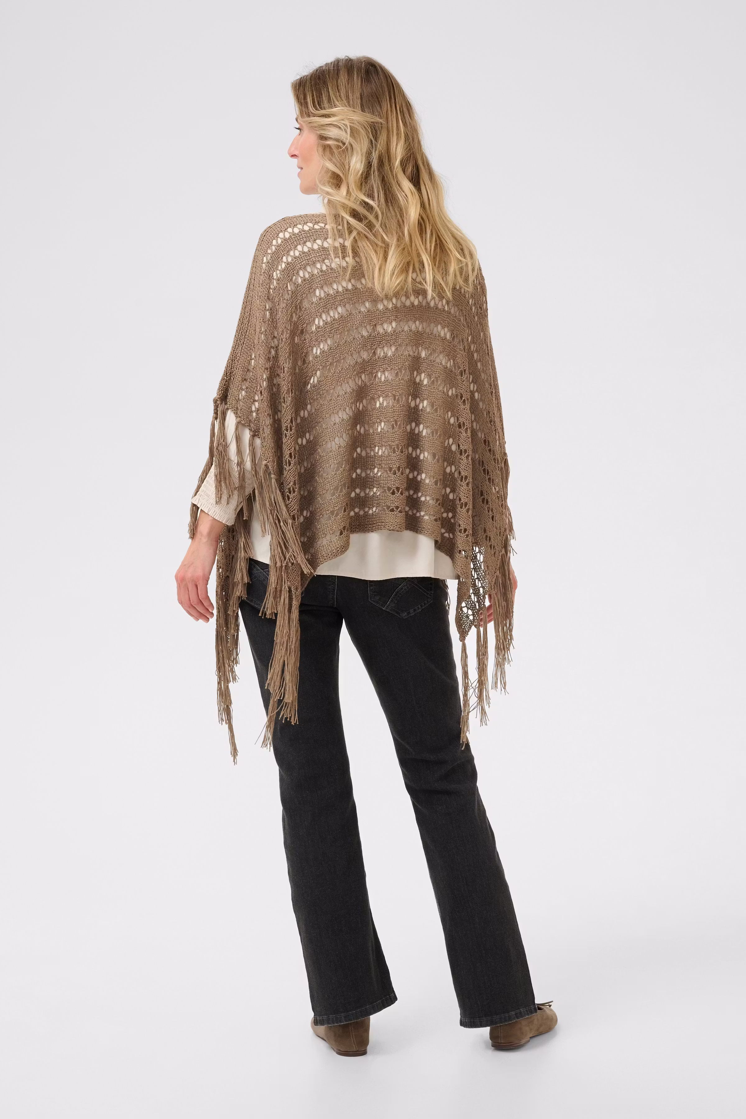 CRAlpah Poncho LOOKBOOK BACK 10614023-170909