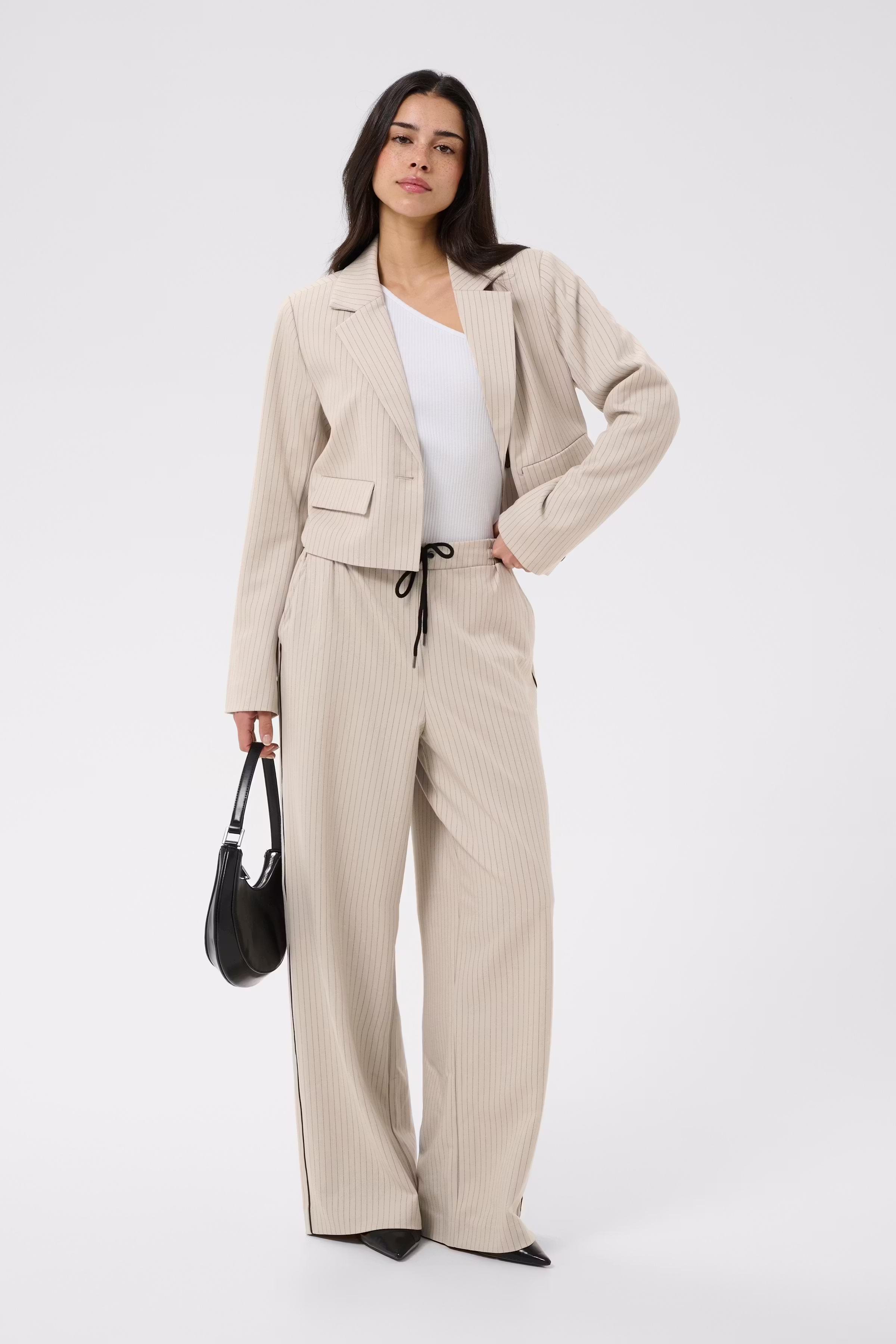 KAserena Blazer LOOKBOOK FRONT 10511459-109116