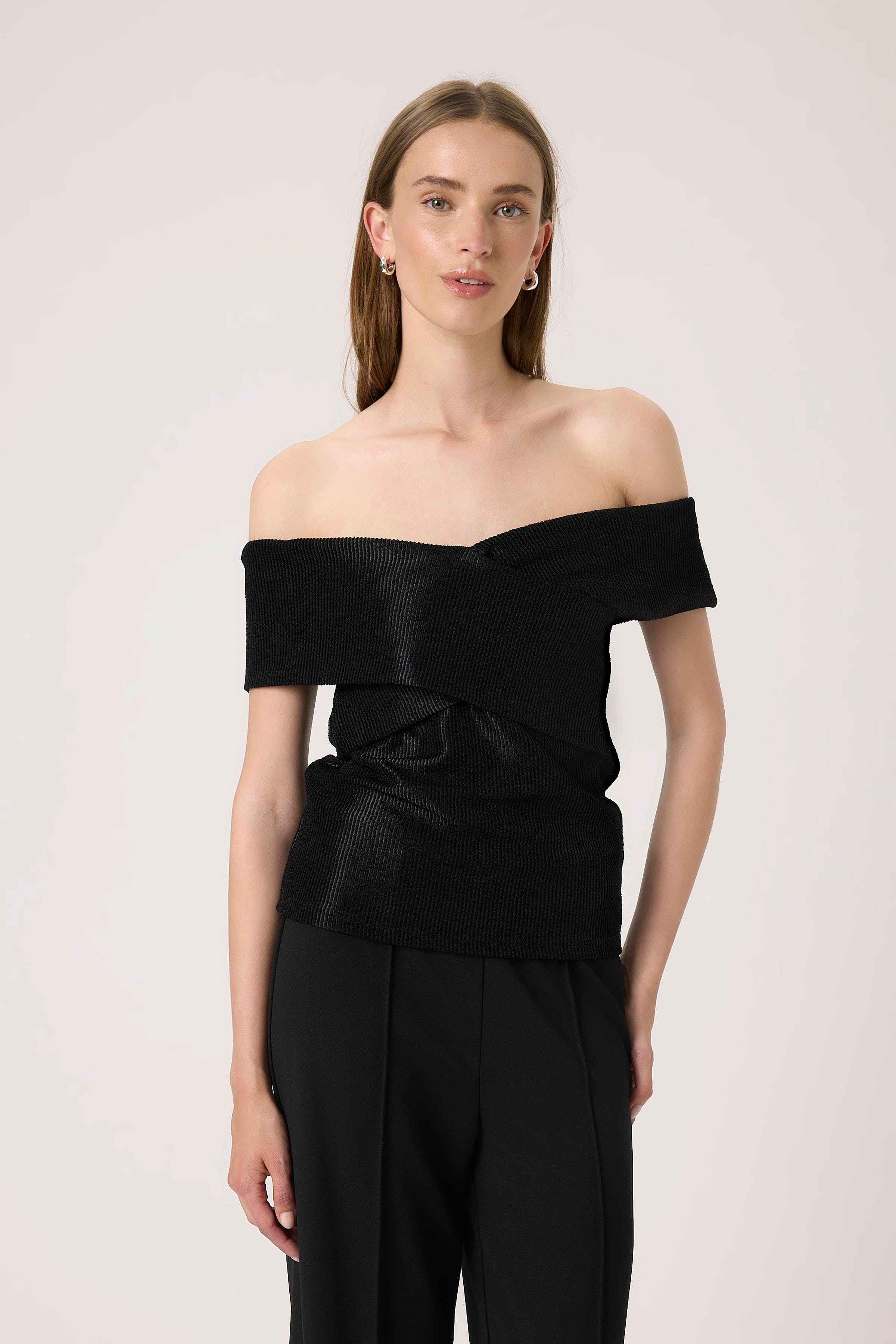 SLElspeth Top LOOKBOOK FRONT 30408789-194008