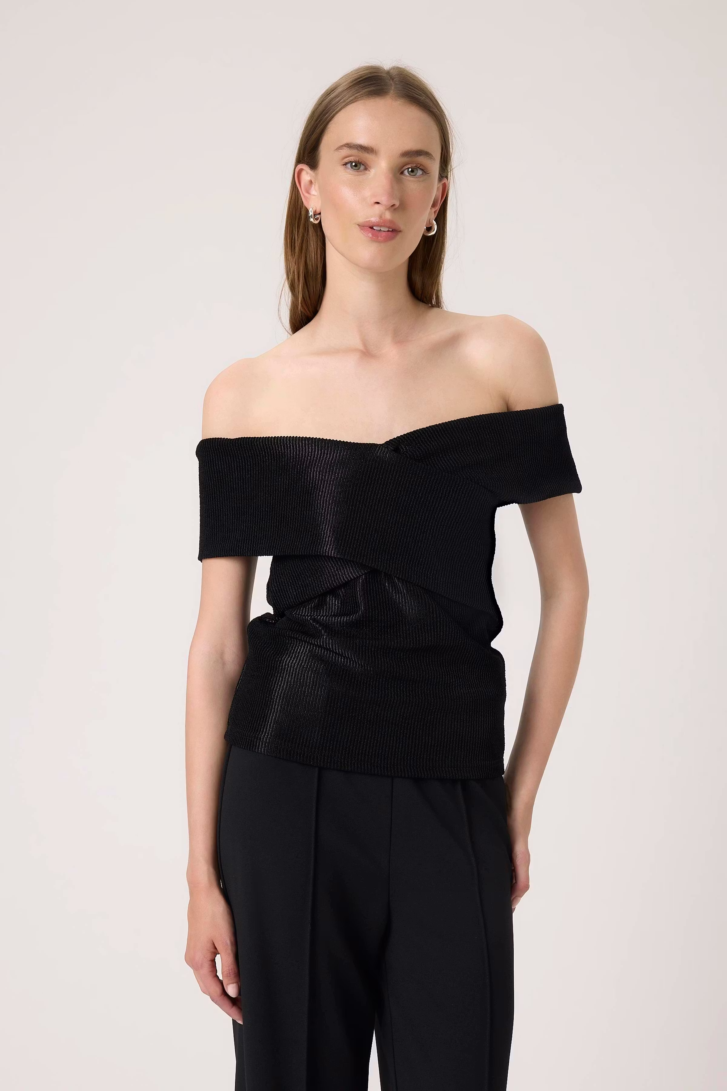 SLElspeth Top LOOKBOOK FRONT 30408789-194008