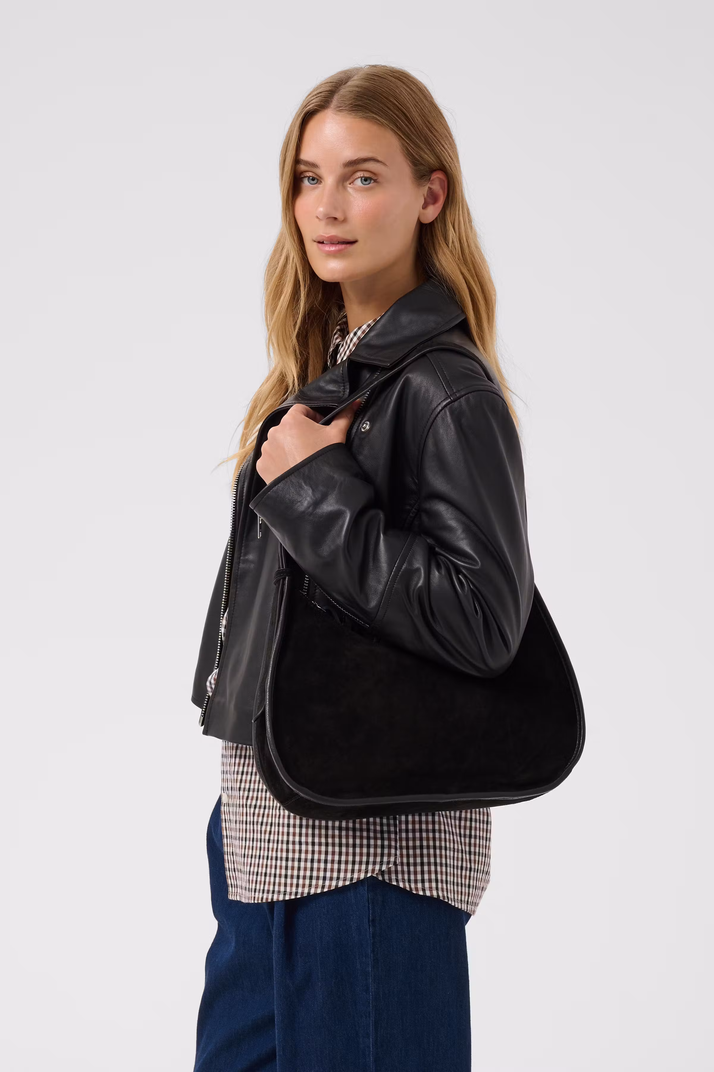 CoriliaPW Bag LOOKBOOK FRONT 30310905-194008