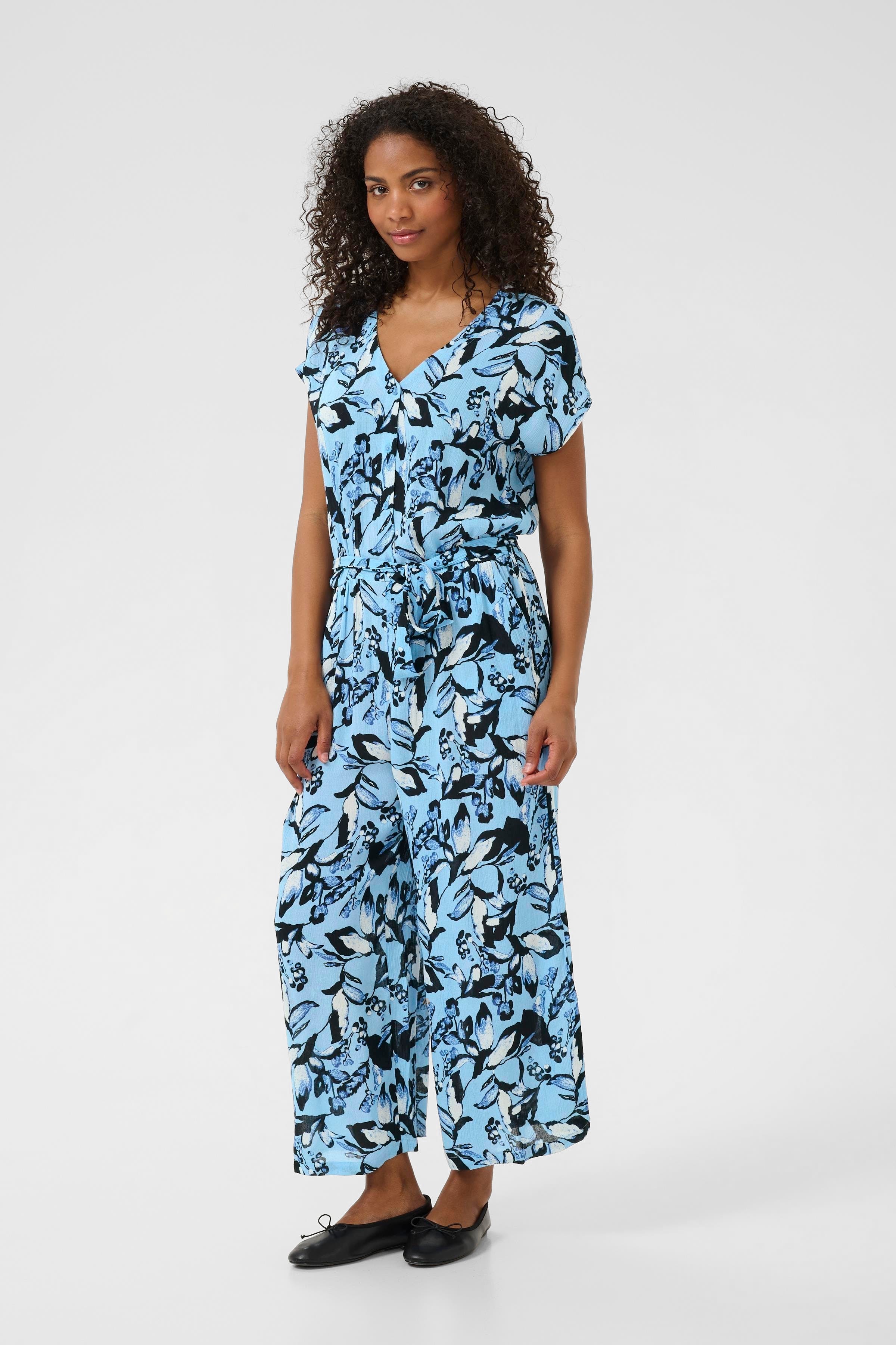 KAmille Overall LOOKBOOK FRONT 10552230-107938