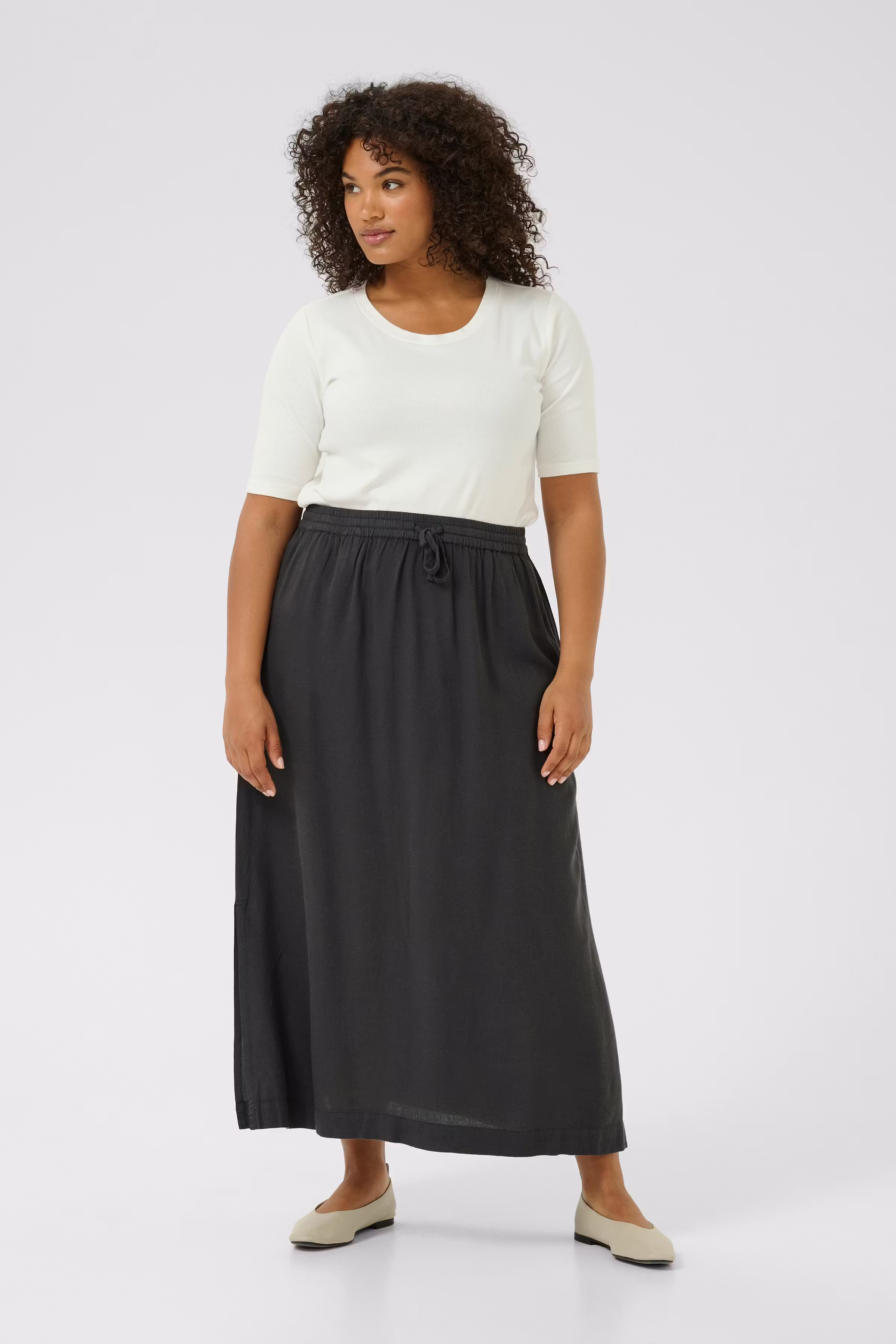 KCmille Linen Skirt LOOKBOOK FRONT 10583100-190205