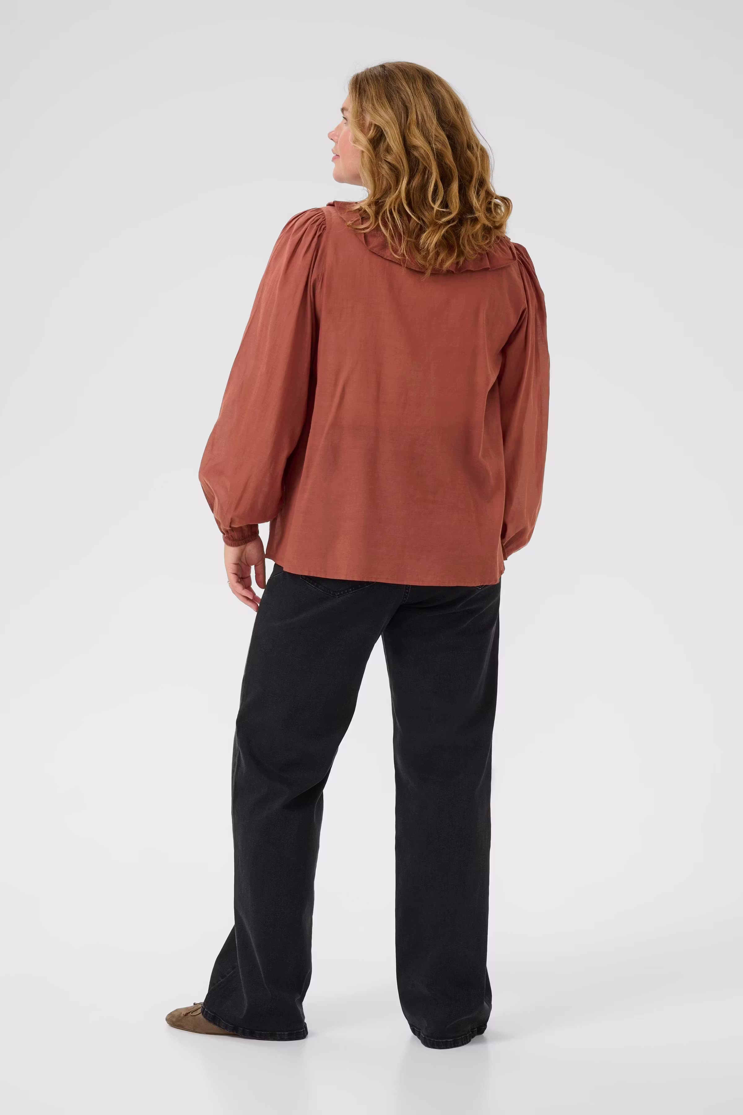 KClana Bluse LOOKBOOK FRONT 10584098-191334