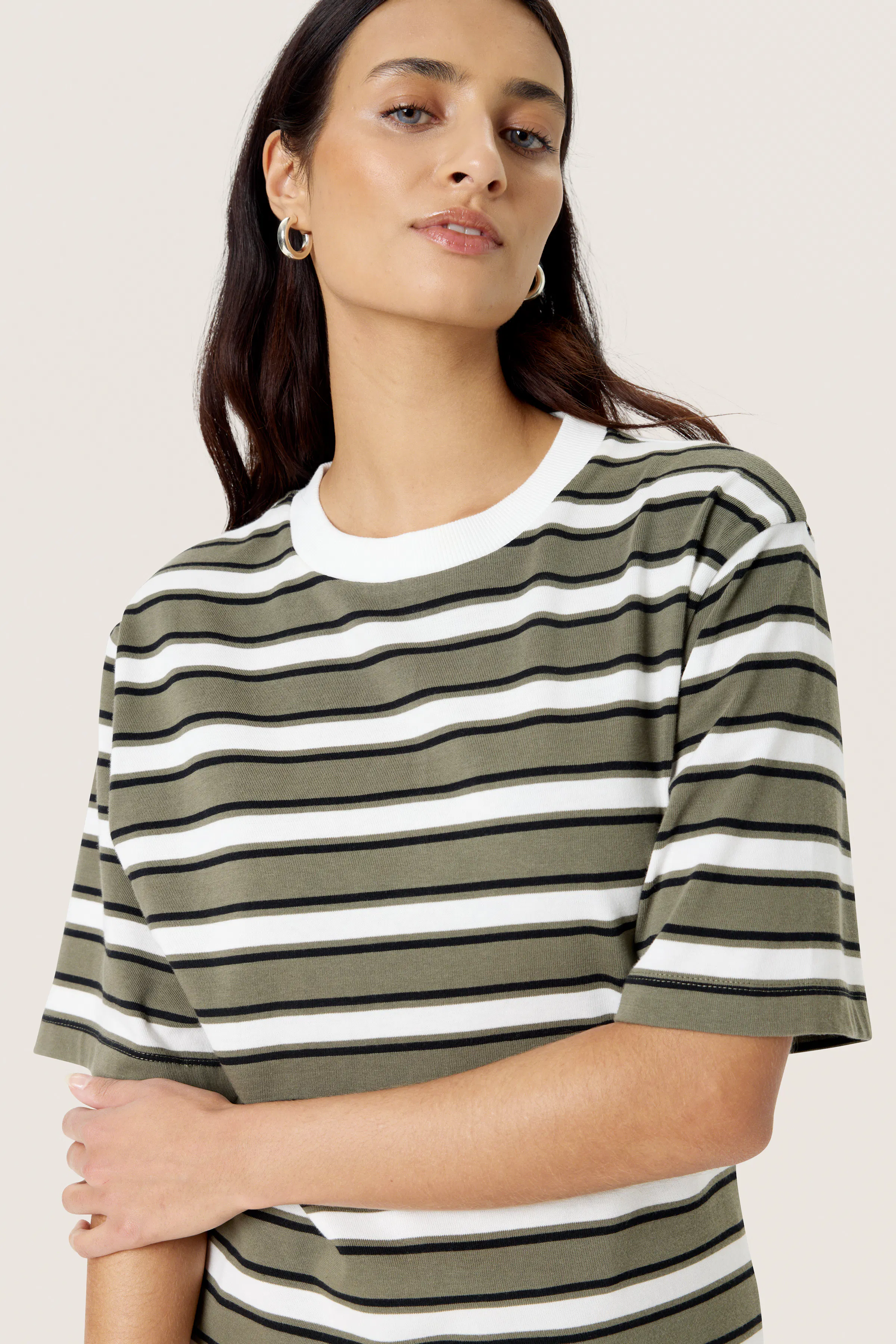 SLNeo T-shirt LOOKBOOK DETAIL 30408415-303936