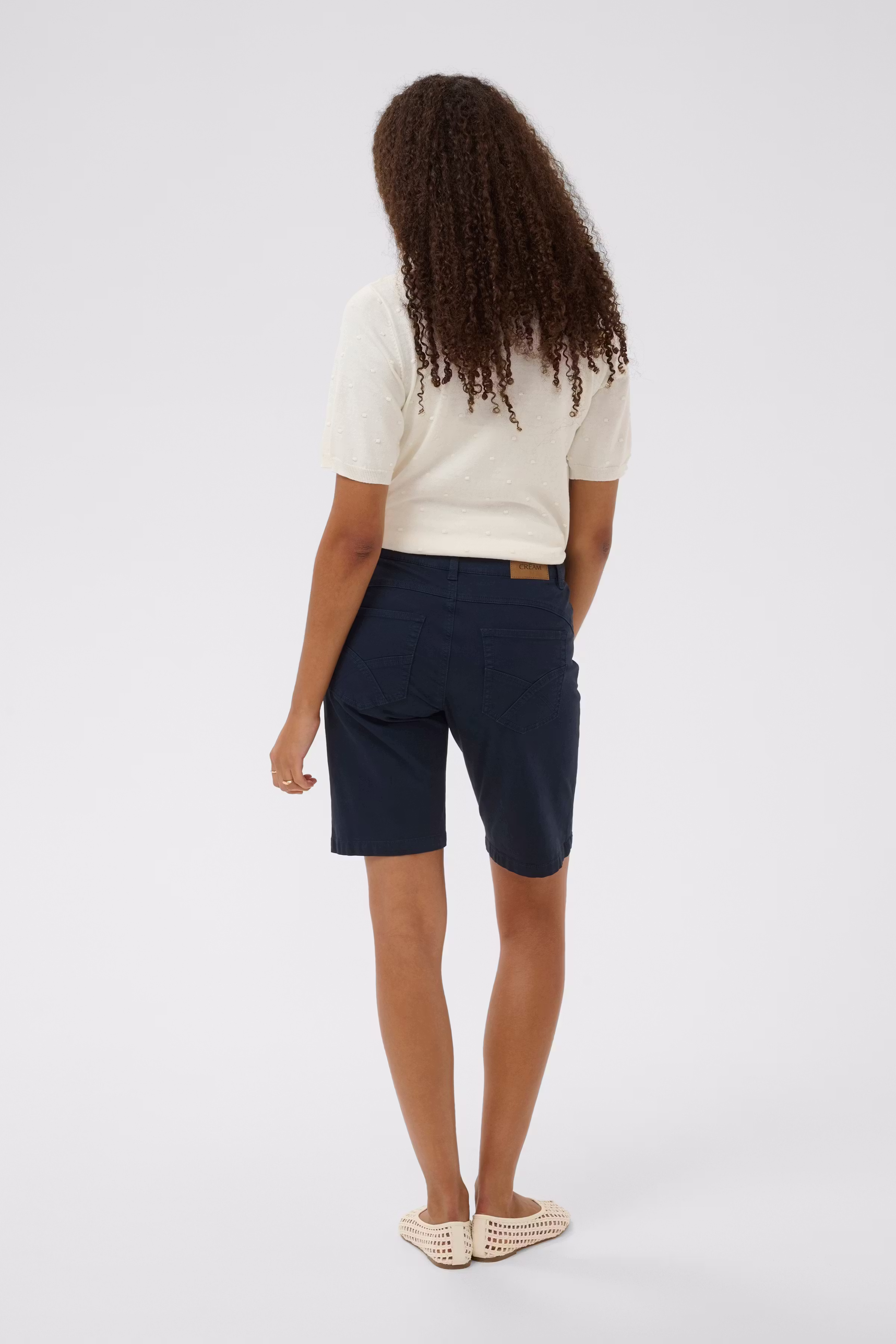 CRBerta Shorts LOOKBOOK BACK 10614874-193923