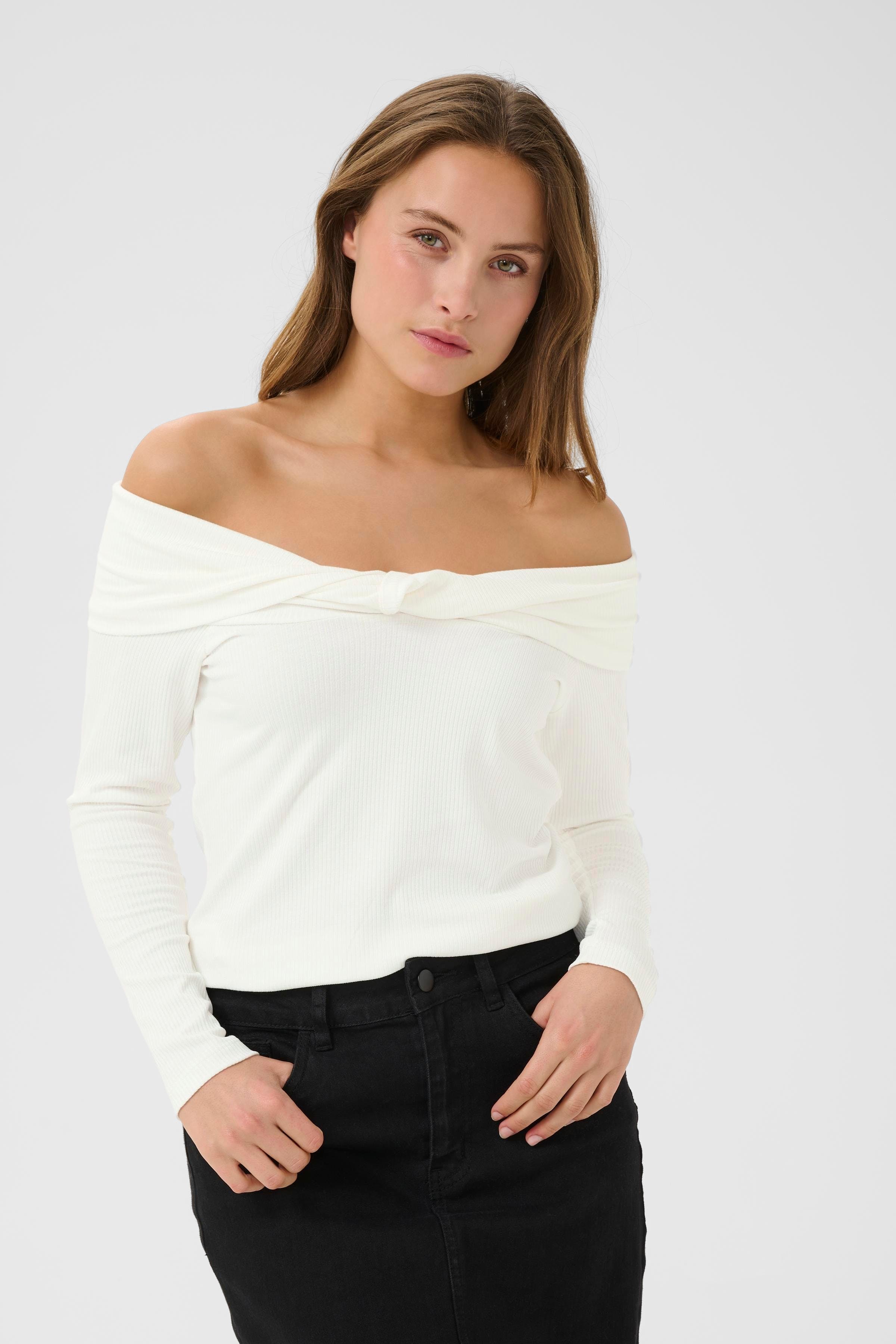 KAkayla T-shirt LOOKBOOK FRONT 10509770-110602