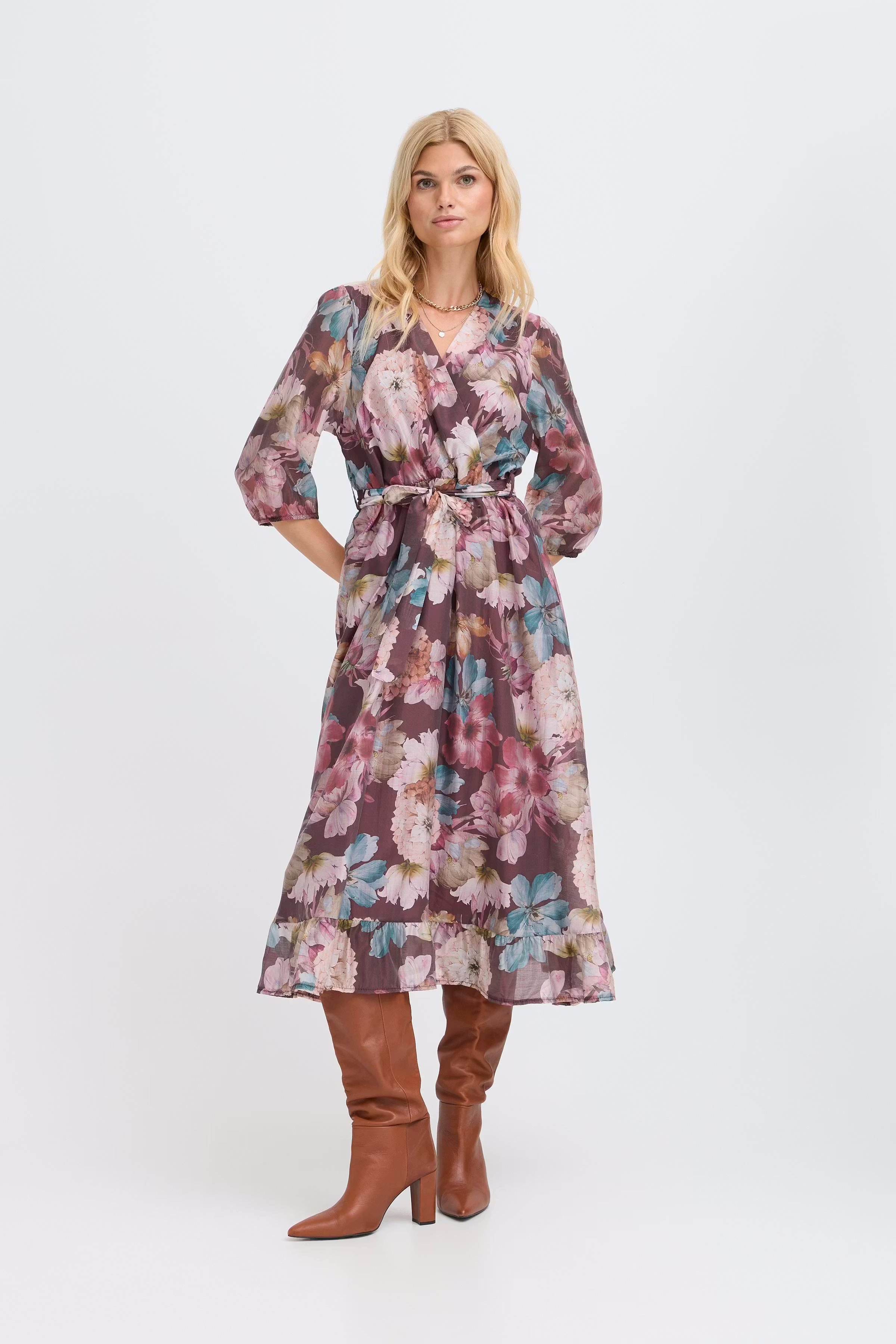 SBLEYIA Kjole LOOKBOOK FRONT 22101065-191724