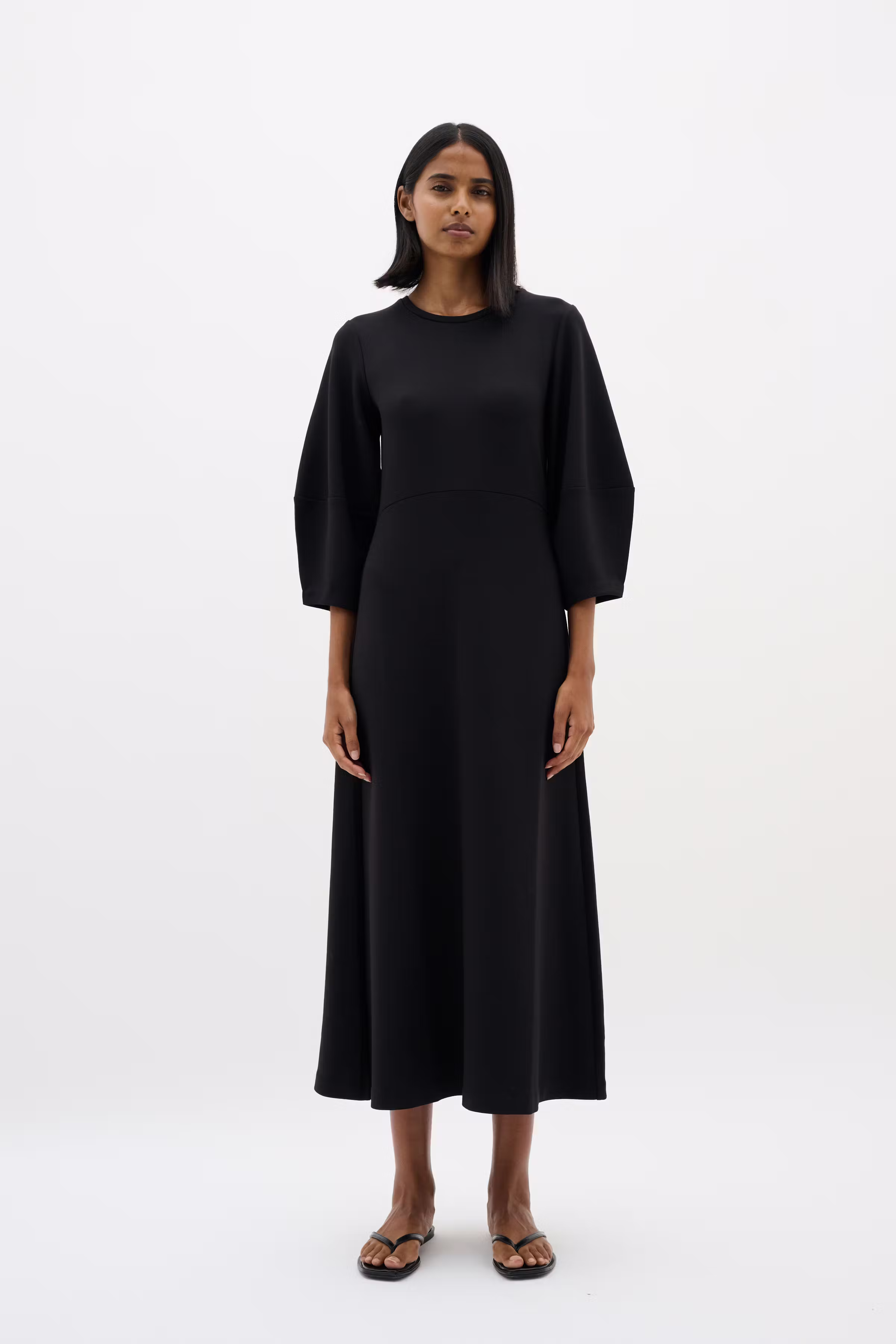 PariIW Jurk LOOKBOOK FRONT 30110590-194008