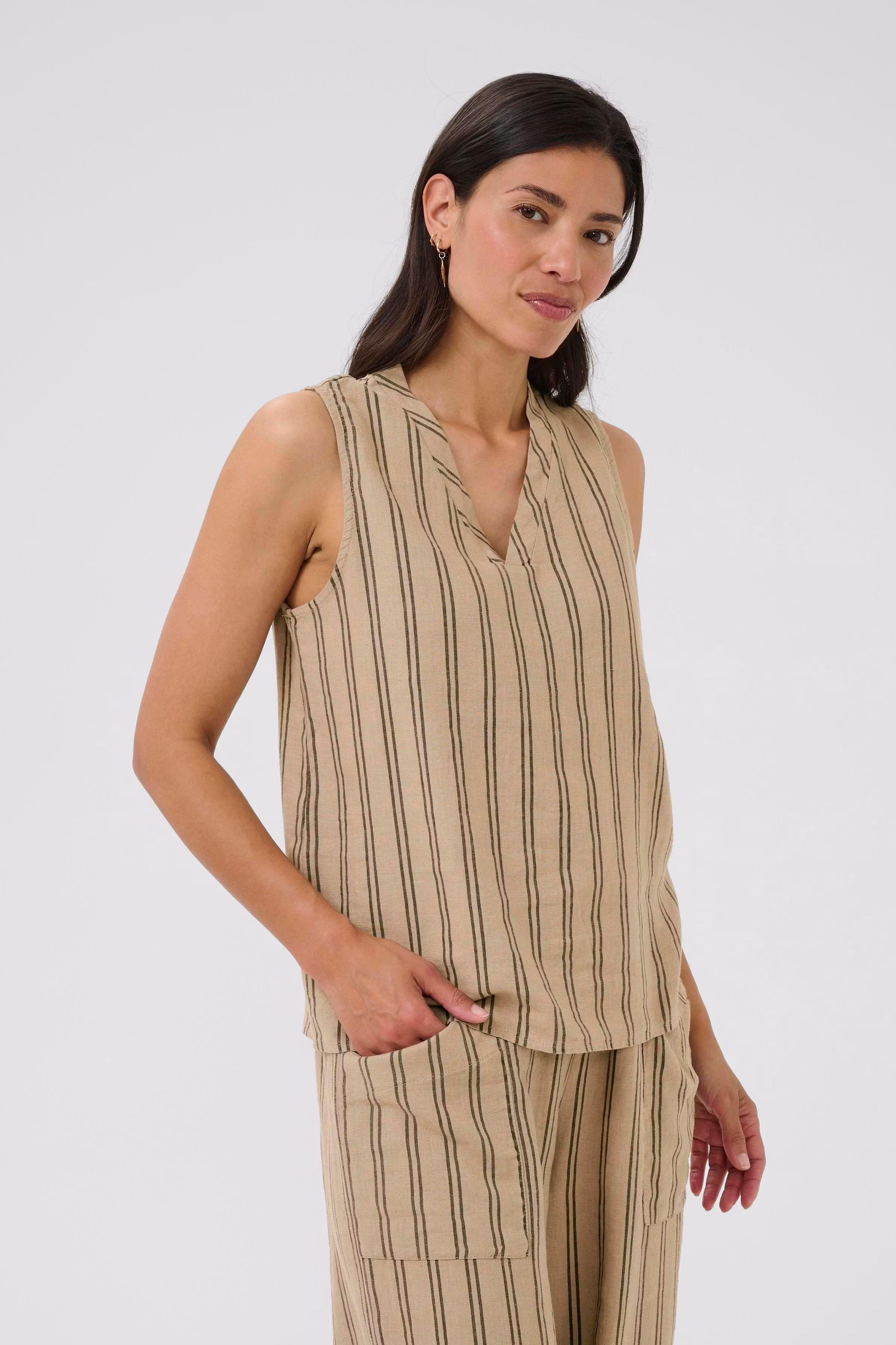 BPkarmen Top LOOKBOOK FRONT 40103561-400894