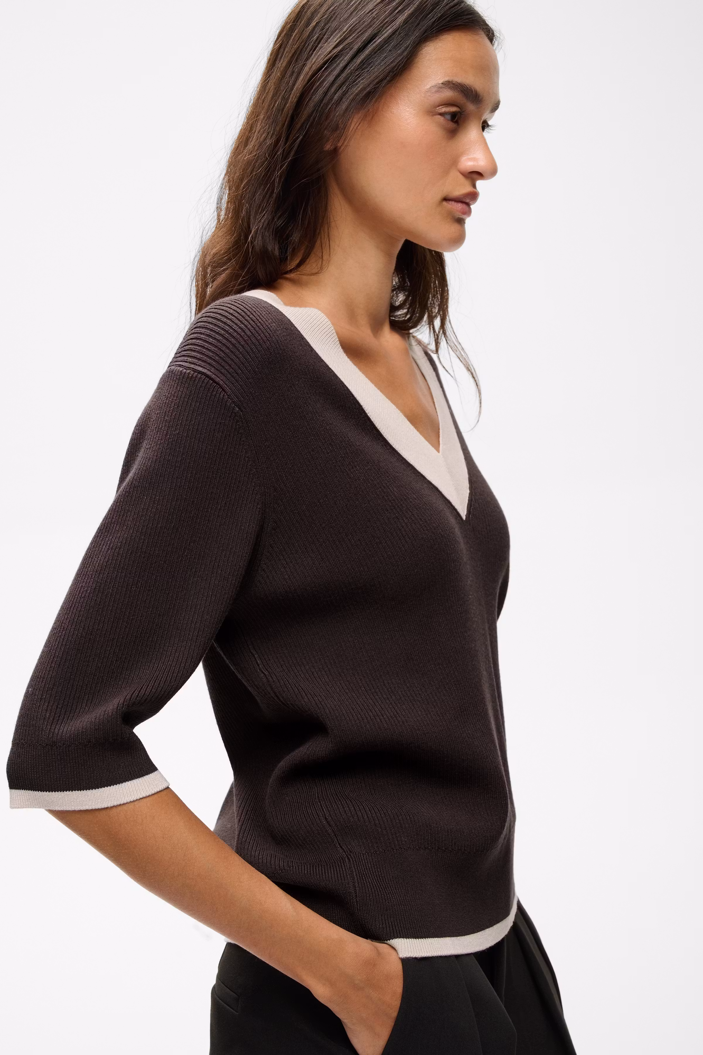 LeenahIW V-Neck Pullover LOOKBOOK DETAIL 30110675-191109