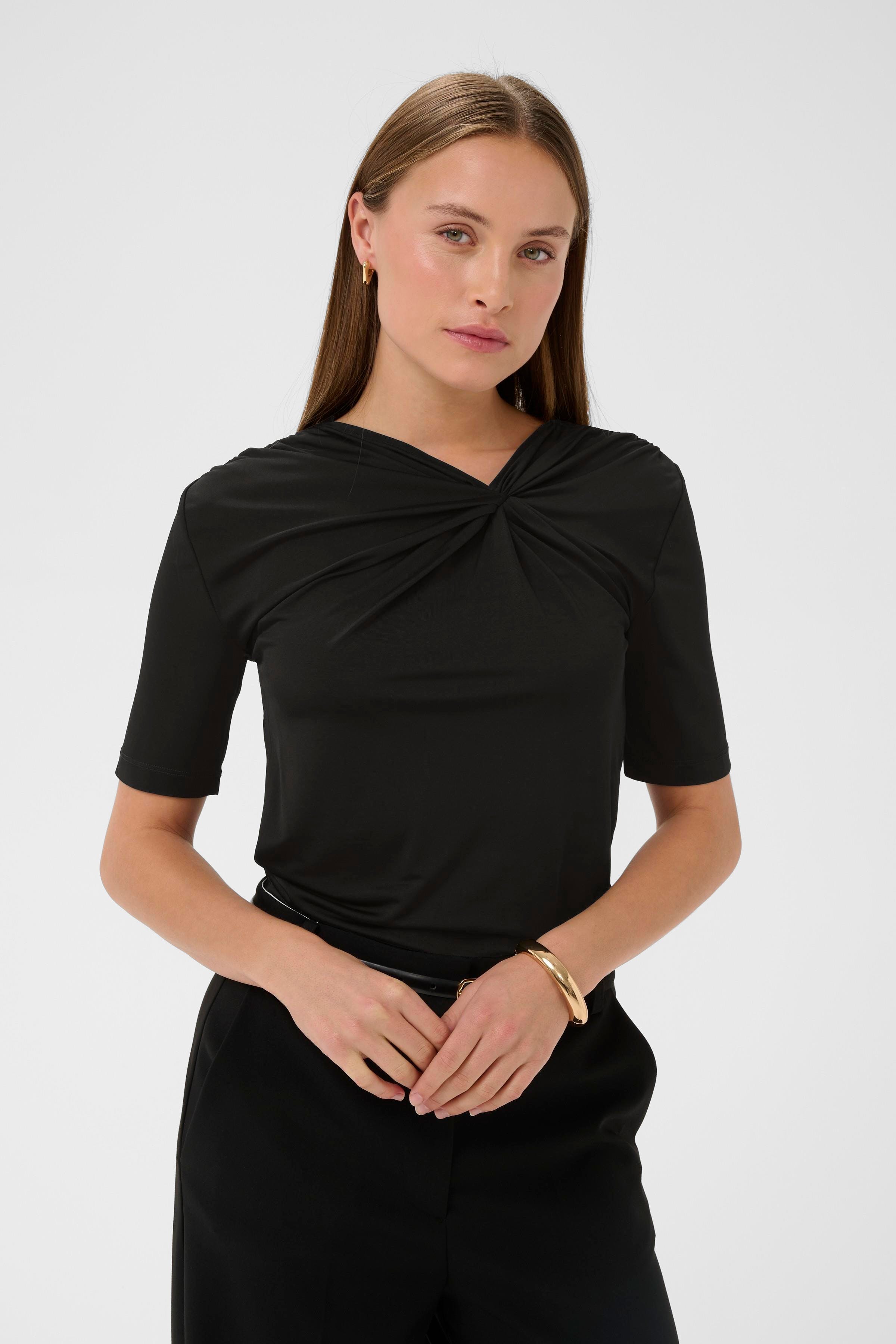 SLClara T-shirt LOOKBOOK FRONT 30409051-194008