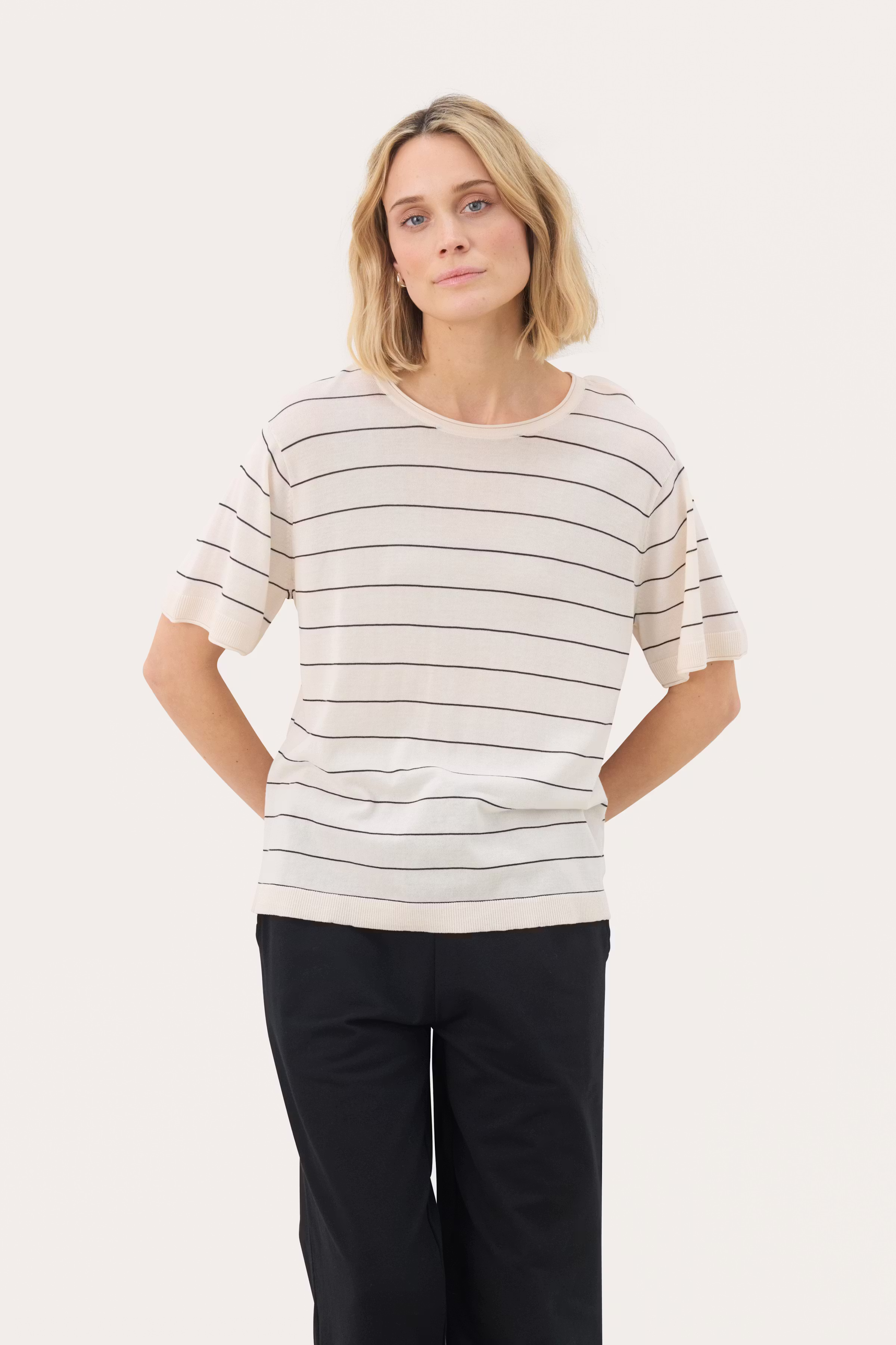 TinniPW Pullover LOOKBOOK FRONT 30309854-304014