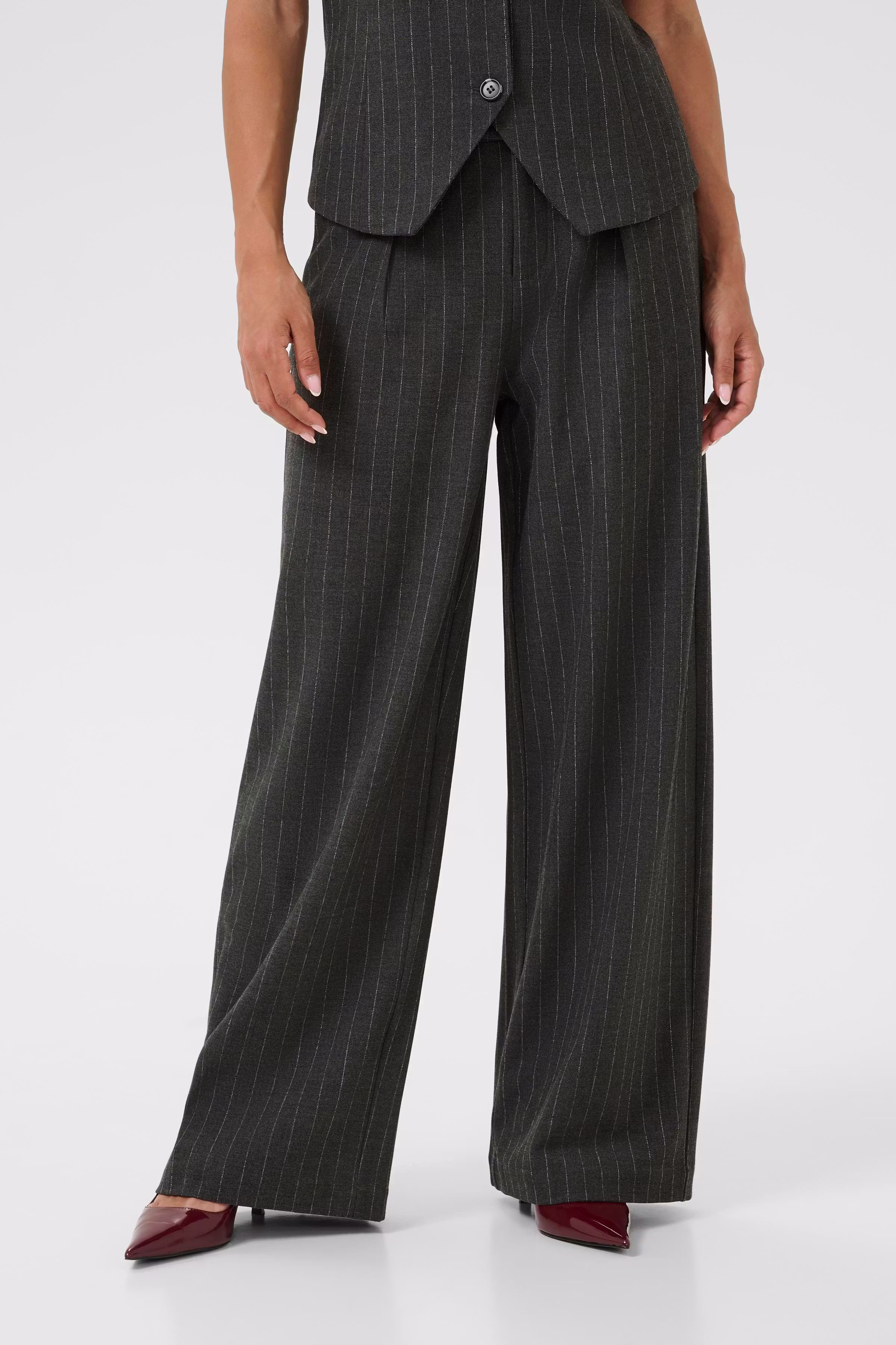 CRTingle Trousers LOOKBOOK FRONT 10614372-108596