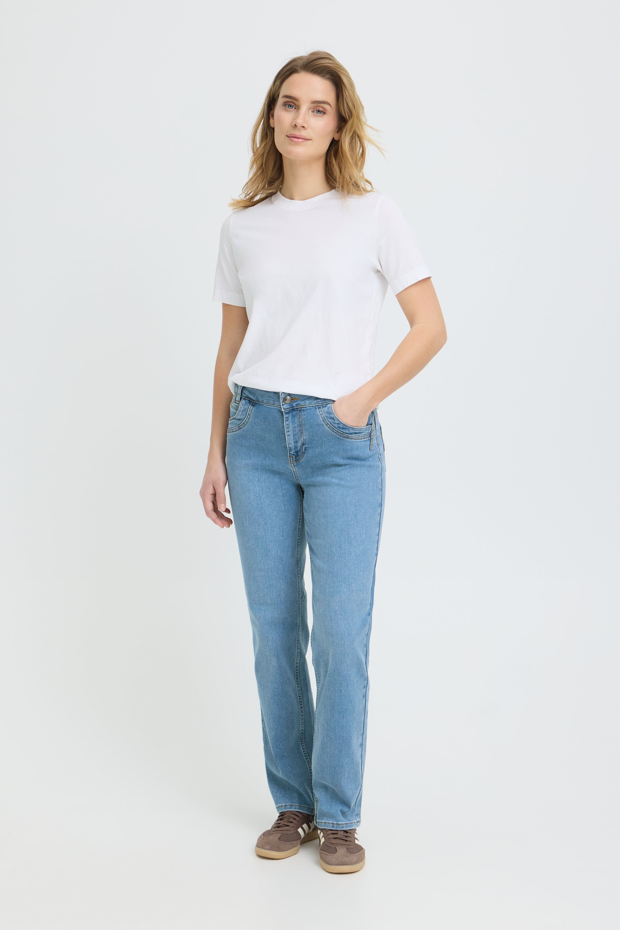 PZCARLA HW Jeans Straight Leg LOOKBOOK FRONT 50207829-200008