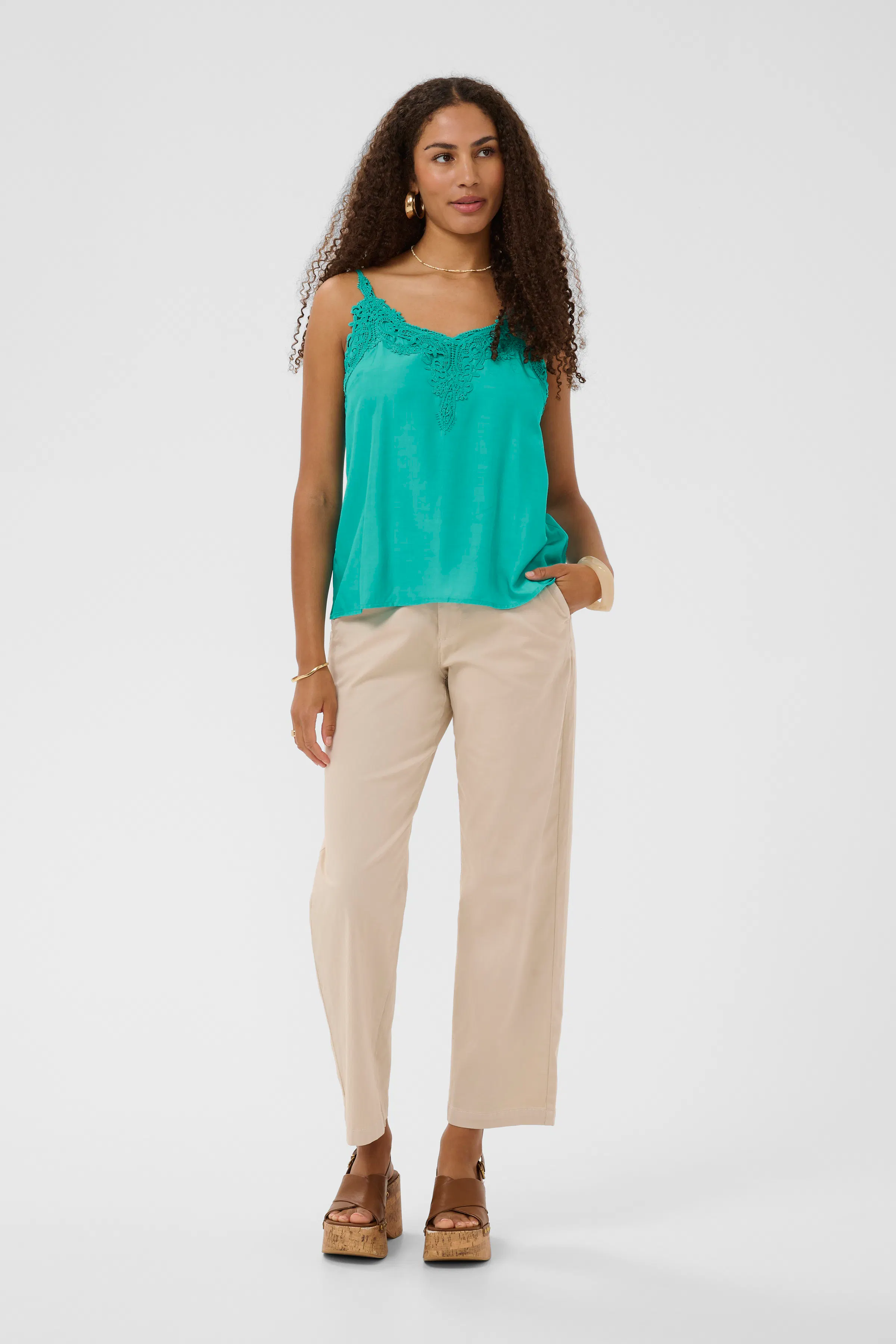 CRAnna Top LOOKBOOK FRONT 10611224-165127