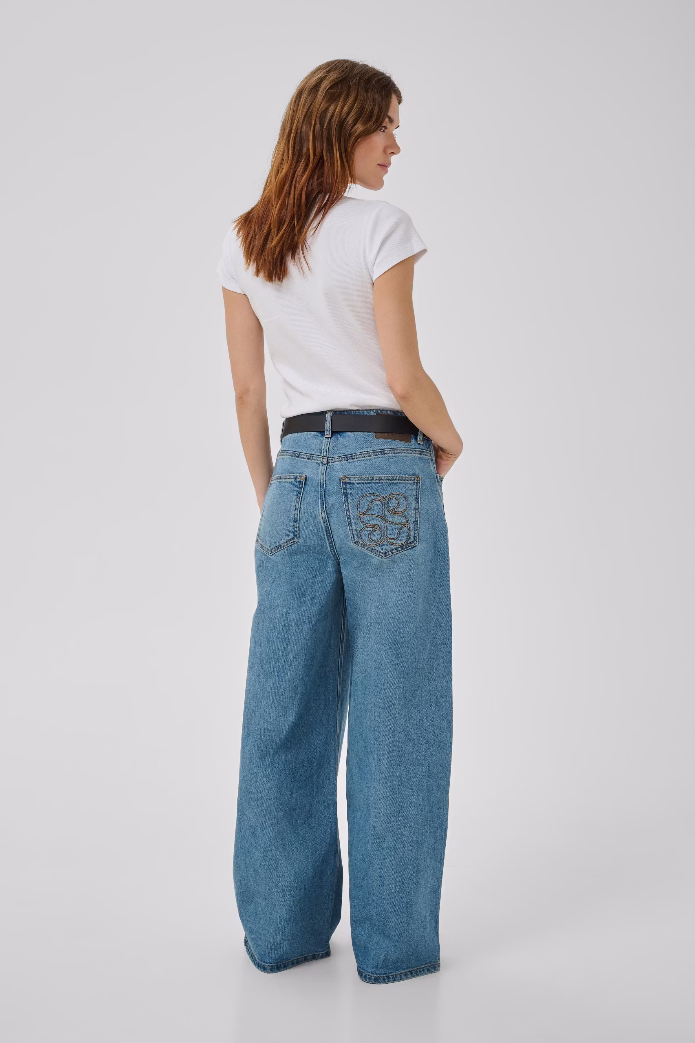 MWNida Jeans LOOKBOOK BACK 10705841-100053