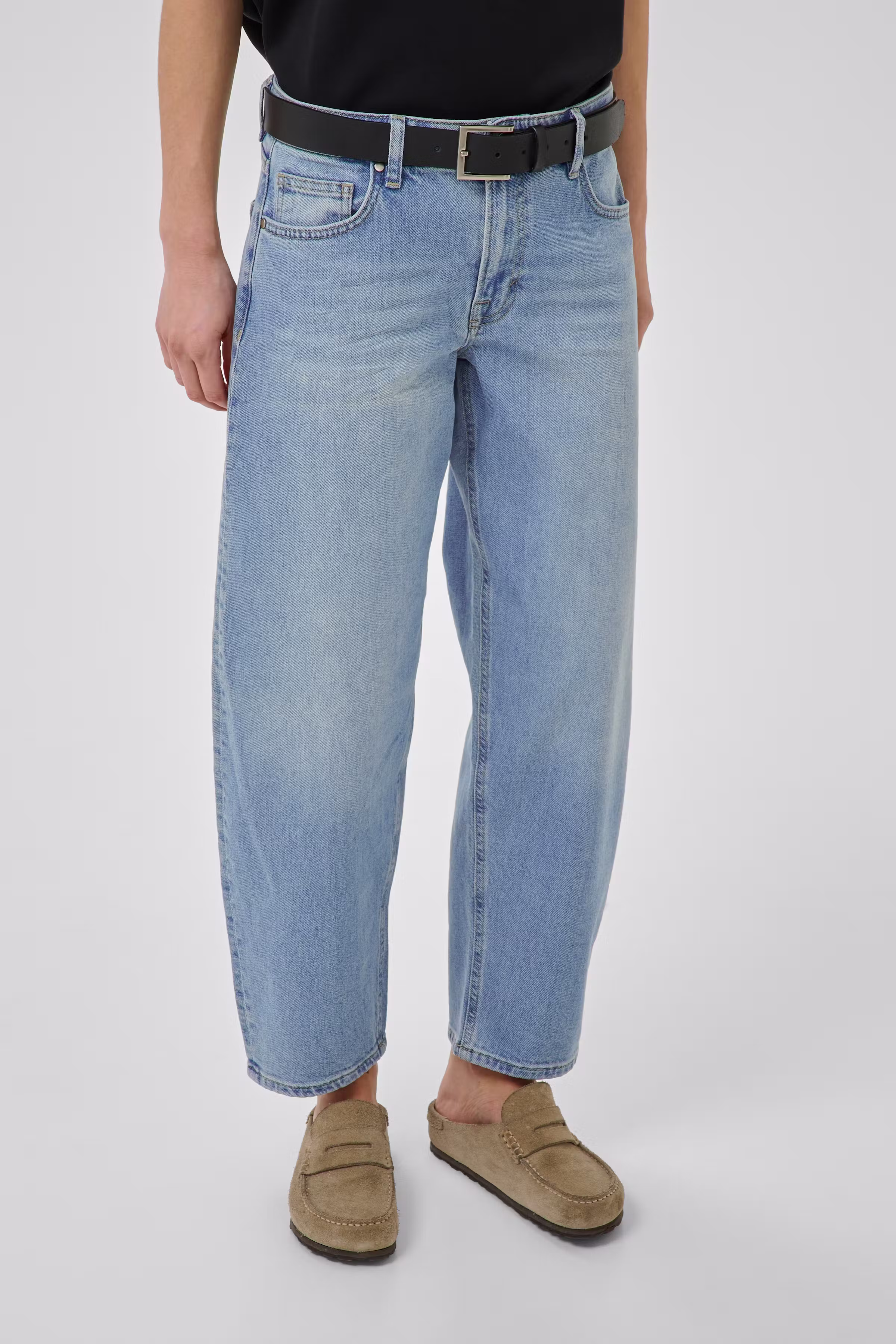BalooMW Barrel Jeans LOOKBOOK FRONT 10705092-100045