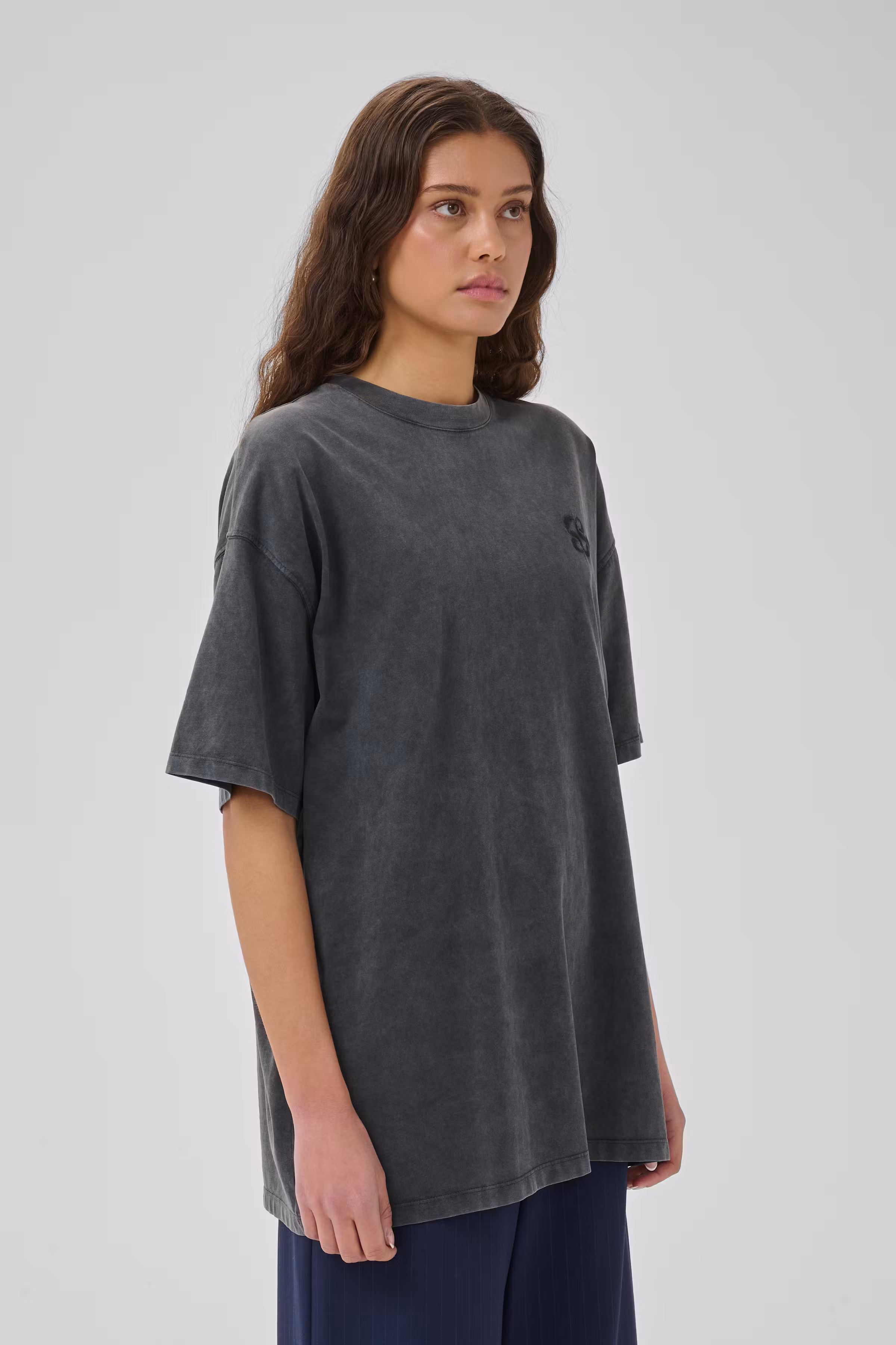MWEsra Oversized T-shirt LOOKBOOK FRONT 10705673-100069
