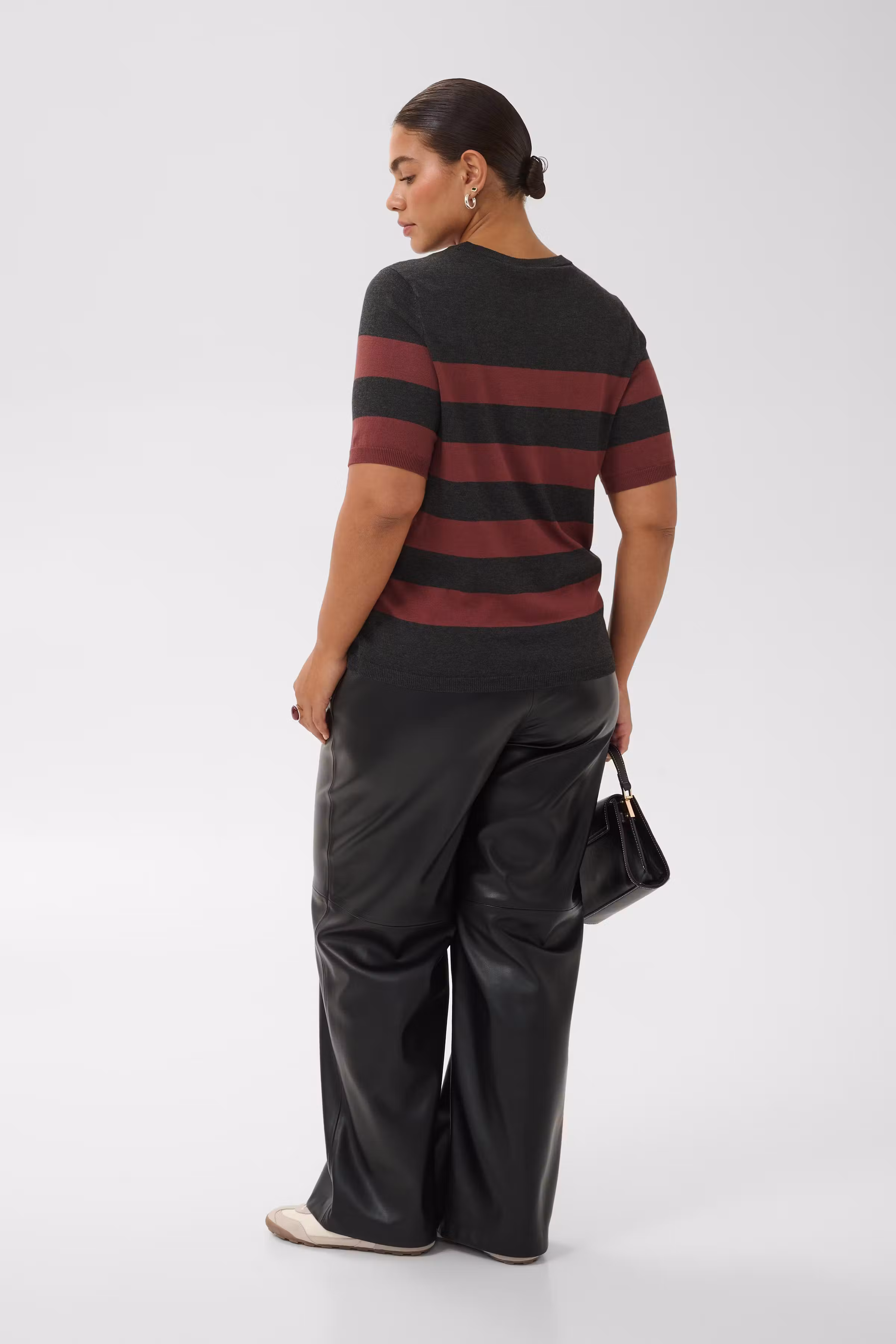 KClizzy Pullover LOOKBOOK BACK 10582914-1000162