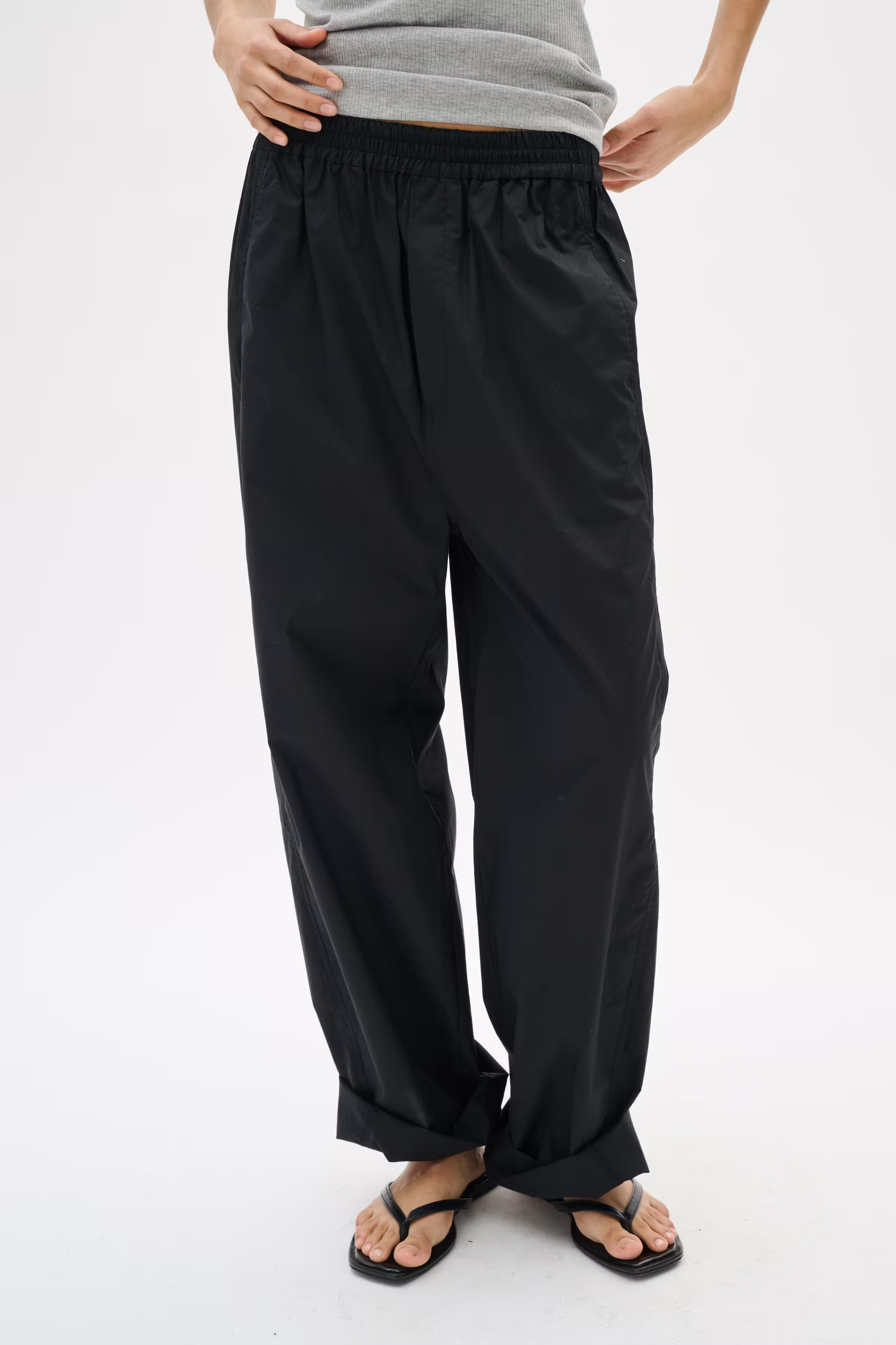 KennaIW Poplin Broek LOOKBOOK FRONT 30110533-194008