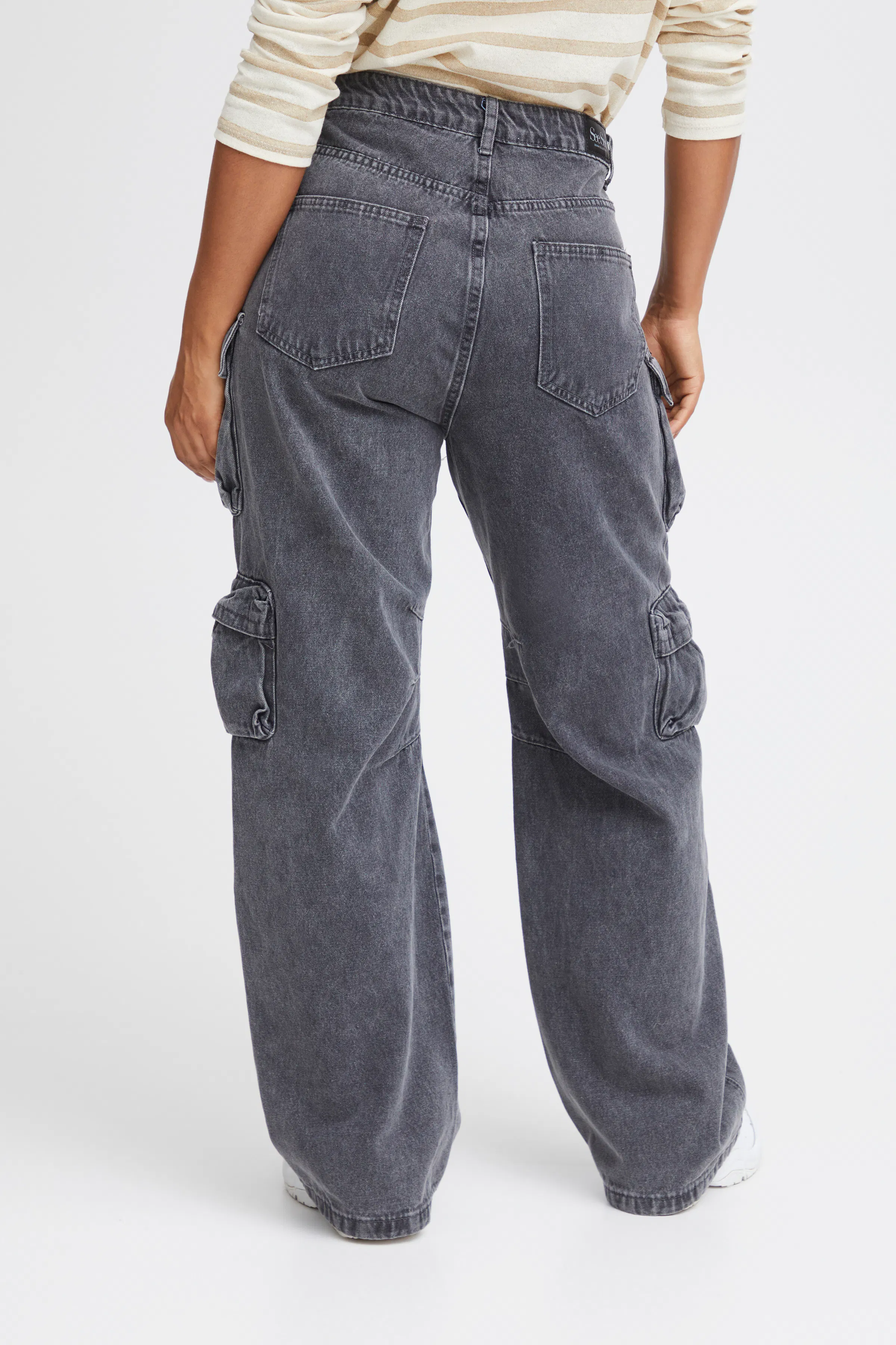 SBLAN Trousers LOOKBOOK BACK 22100519-203585