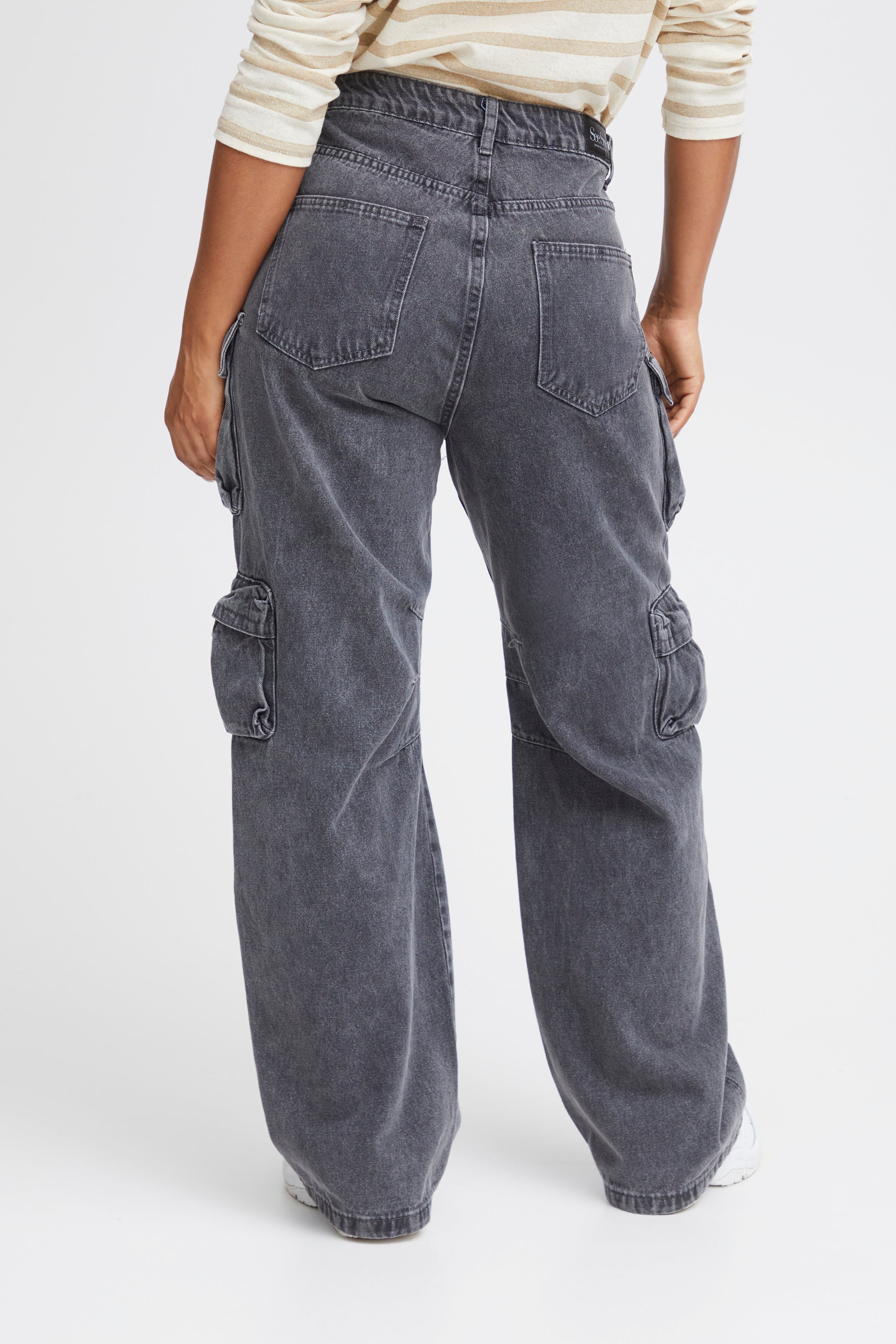 SBLAN Trousers LOOKBOOK BACK 22100519-203585